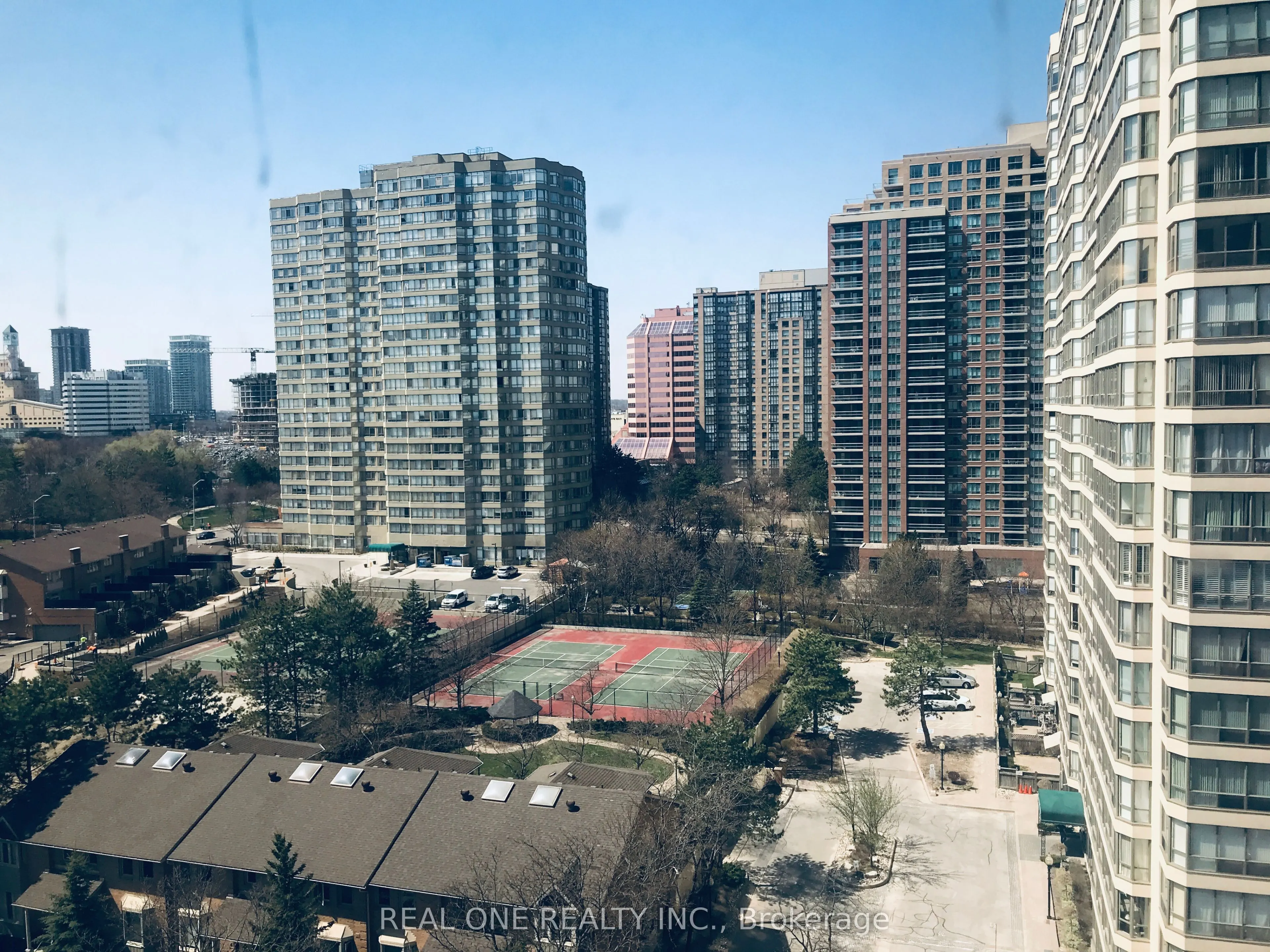36 Elm Drive W, #1010