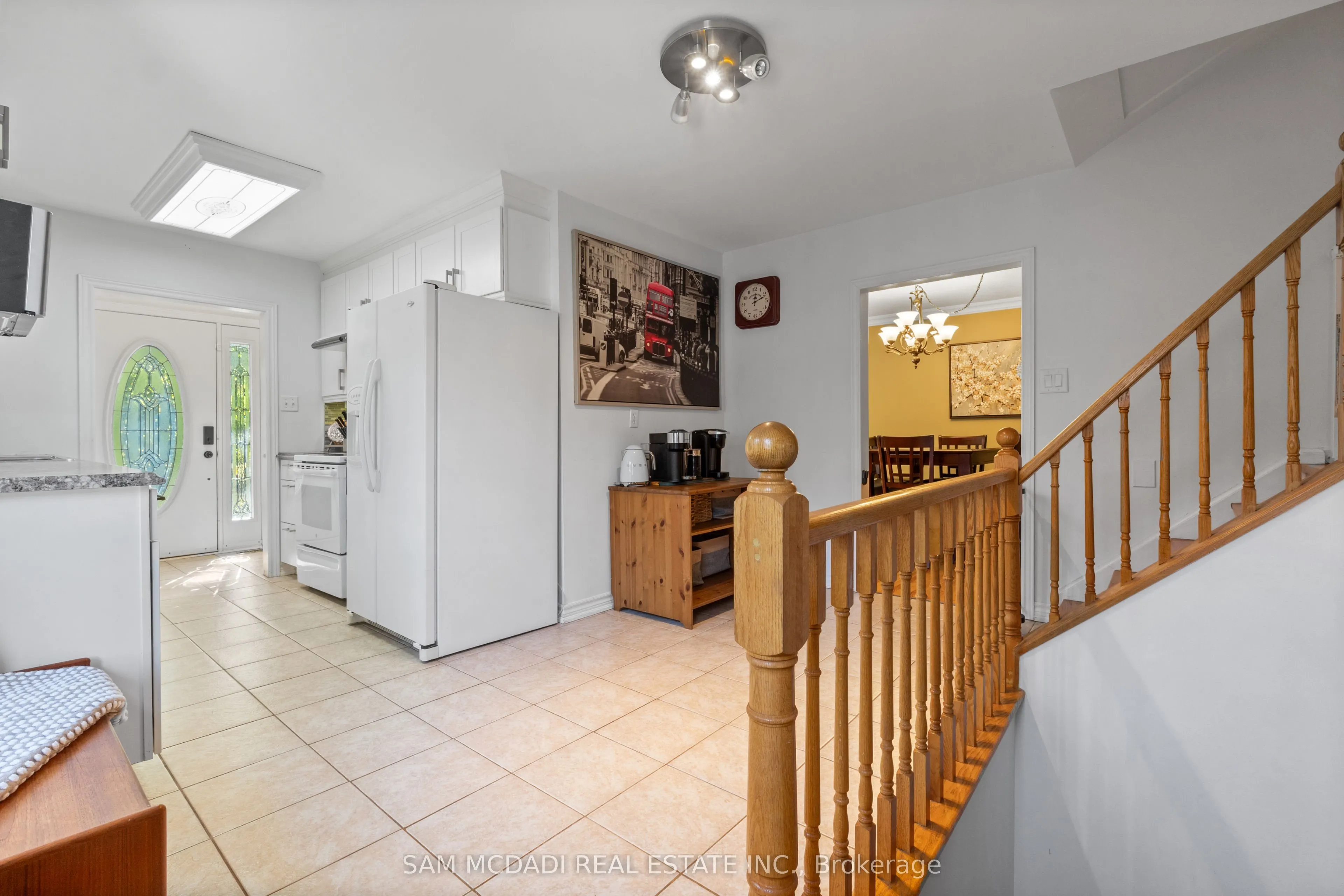 77 Lockton Crescent