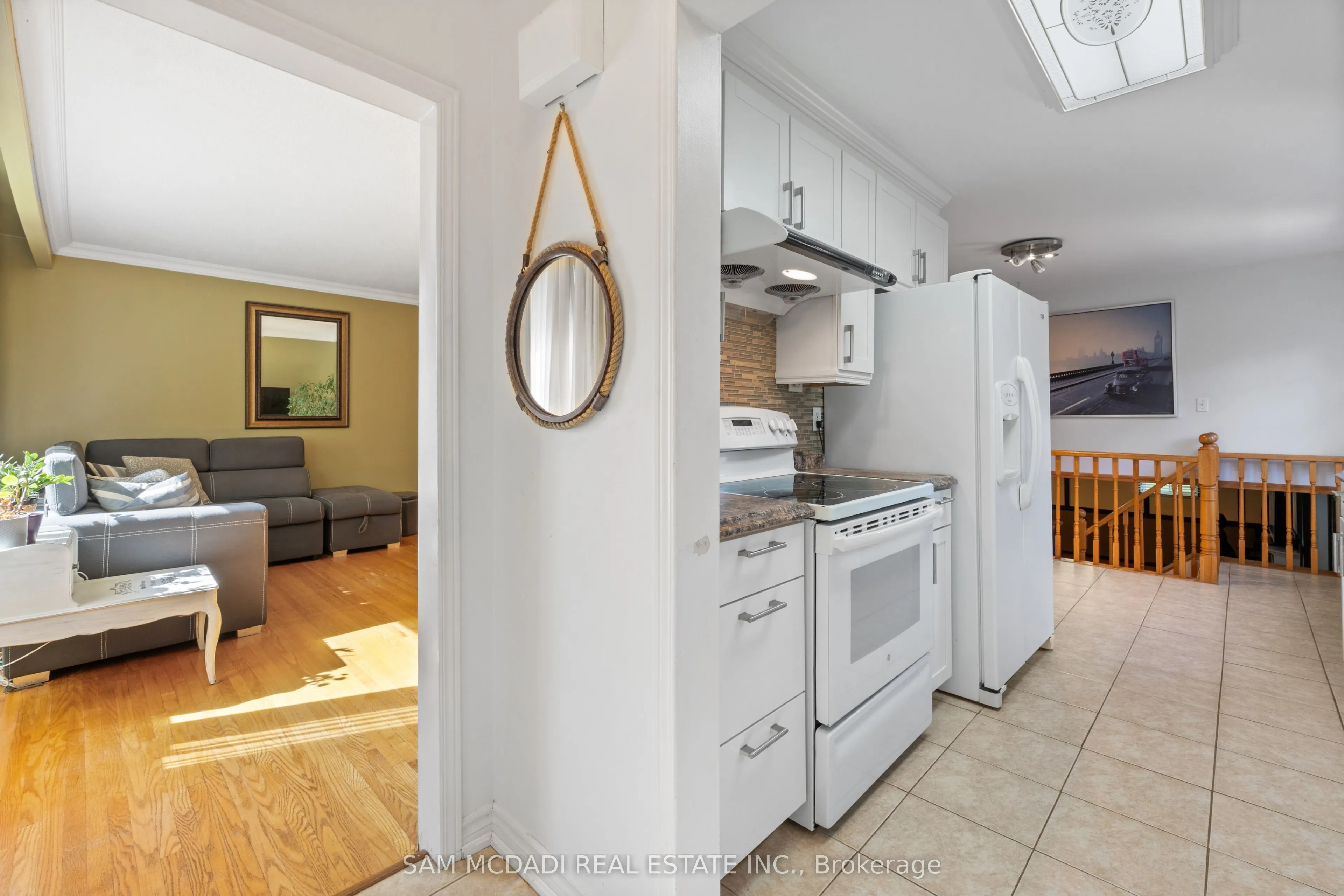 77 Lockton Crescent