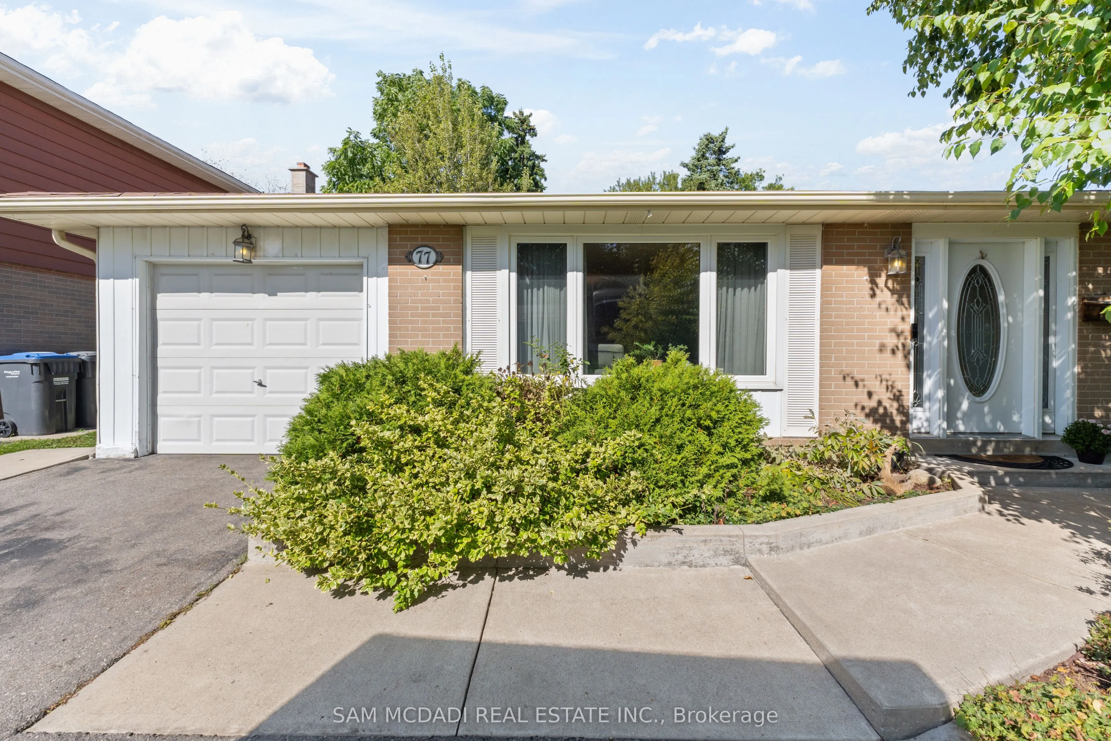 77 Lockton Crescent