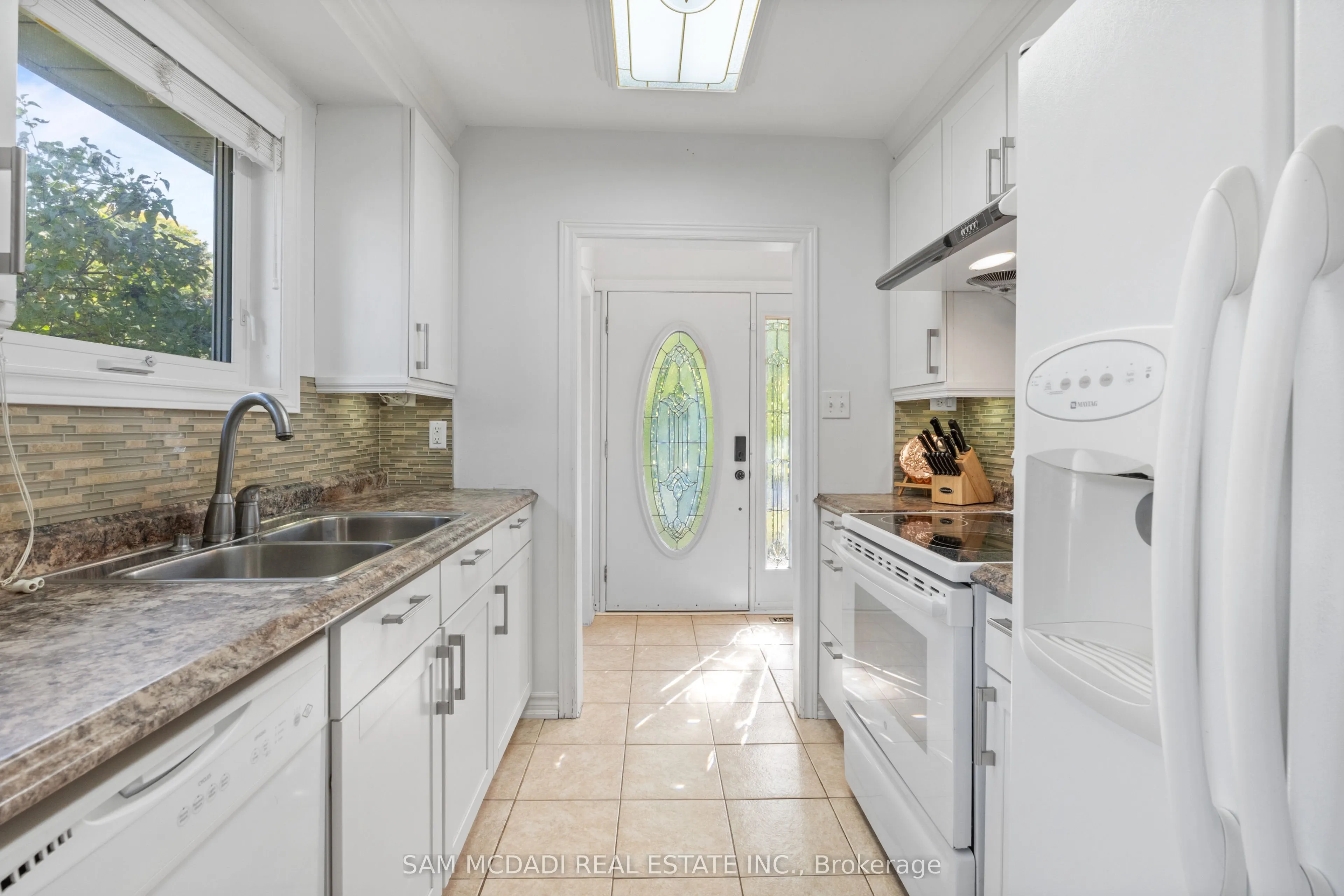 77 Lockton Crescent