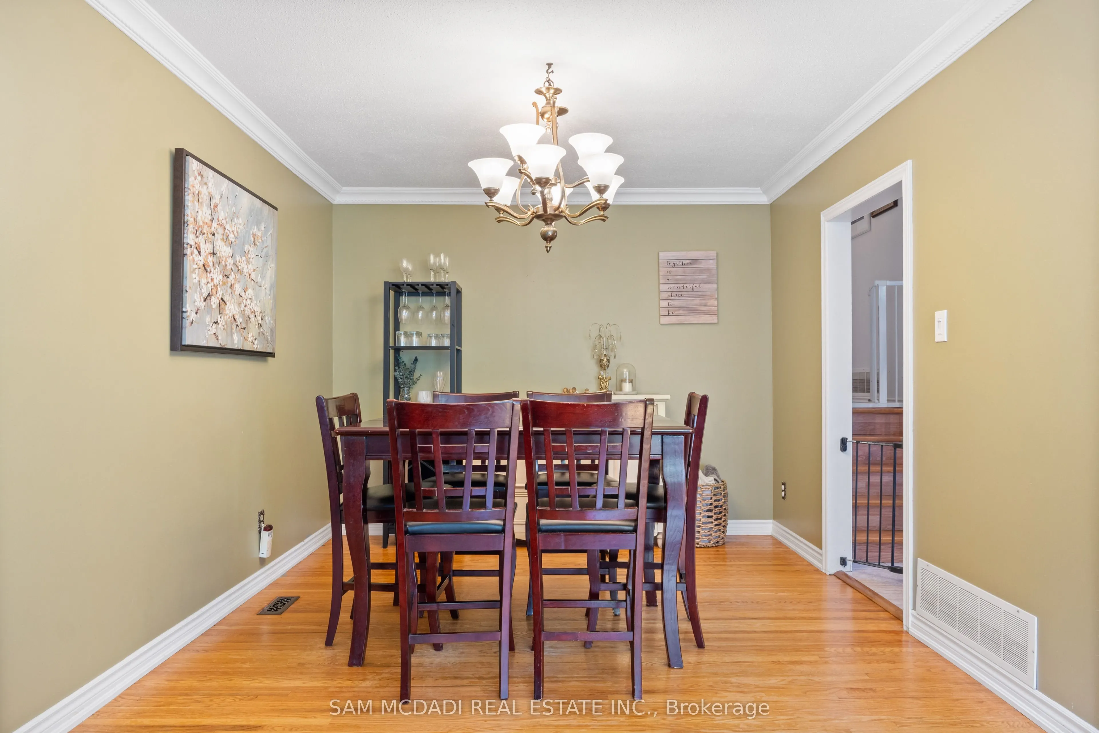 77 Lockton Crescent