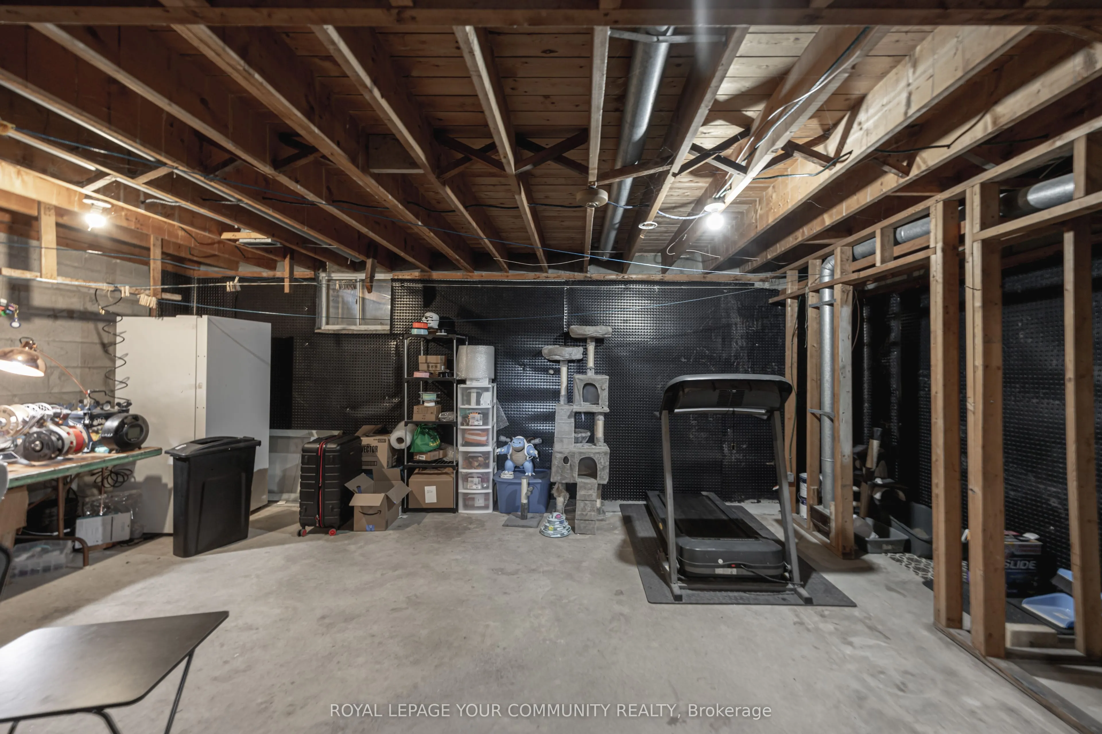 18 Loomis Court