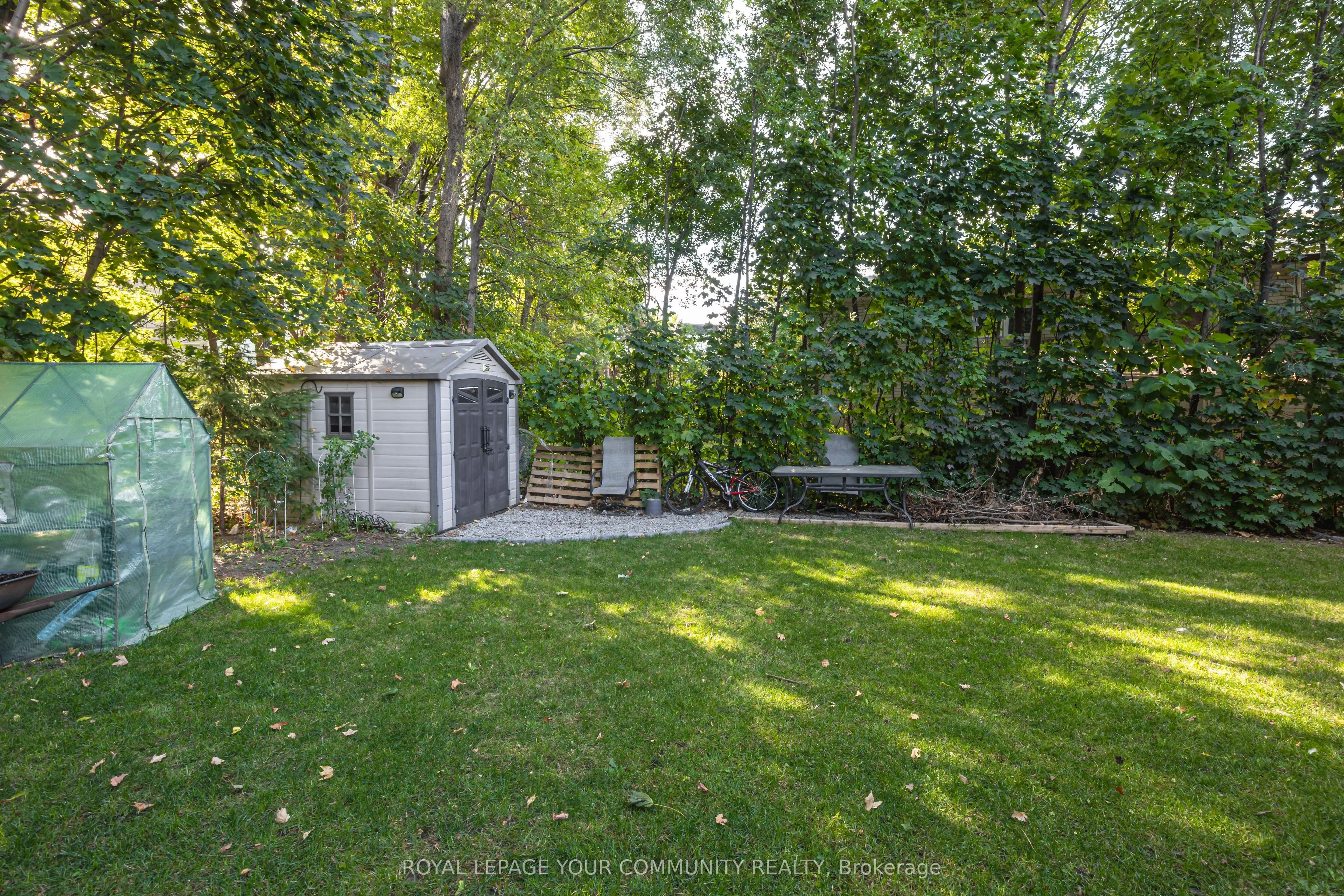 18 Loomis Court