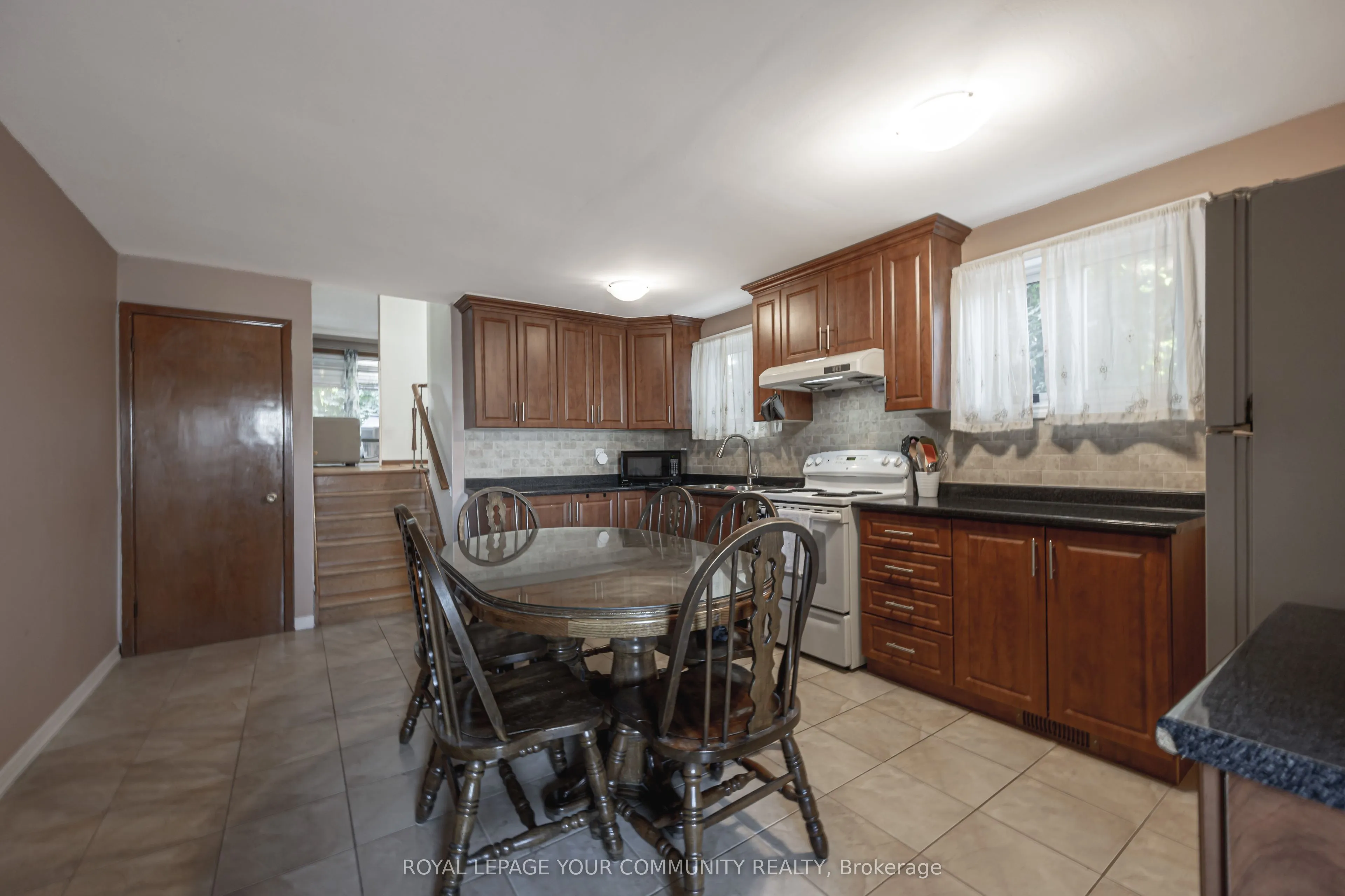 18 Loomis Court
