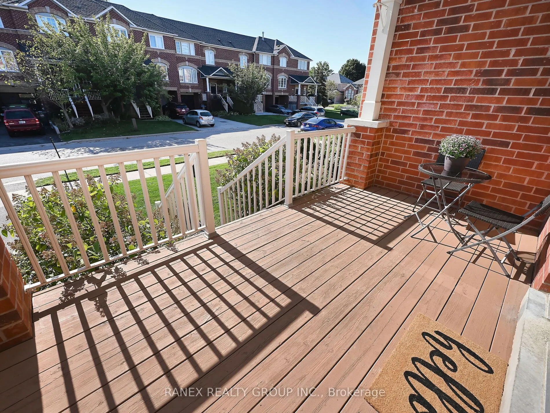 1572 Woodhenge Way