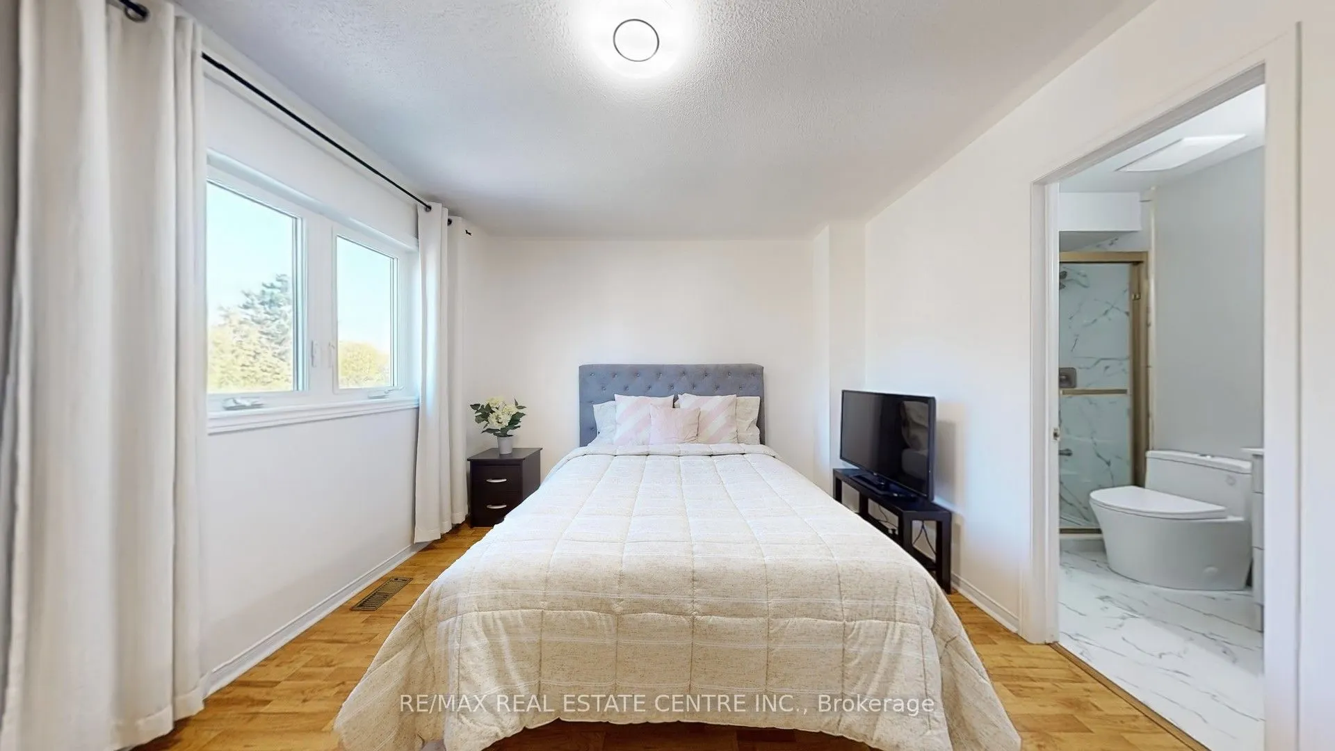 5596 Whistler Crescent
