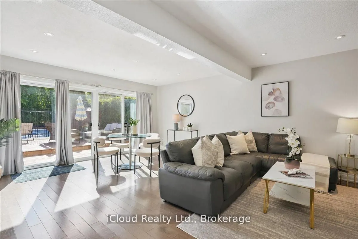 2224 Thorn Lodge Drive
