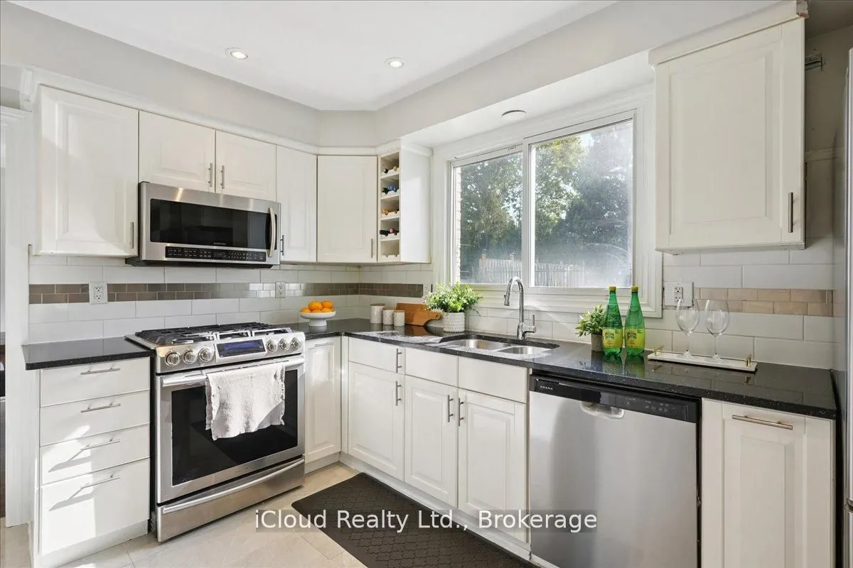 2224 Thorn Lodge Drive