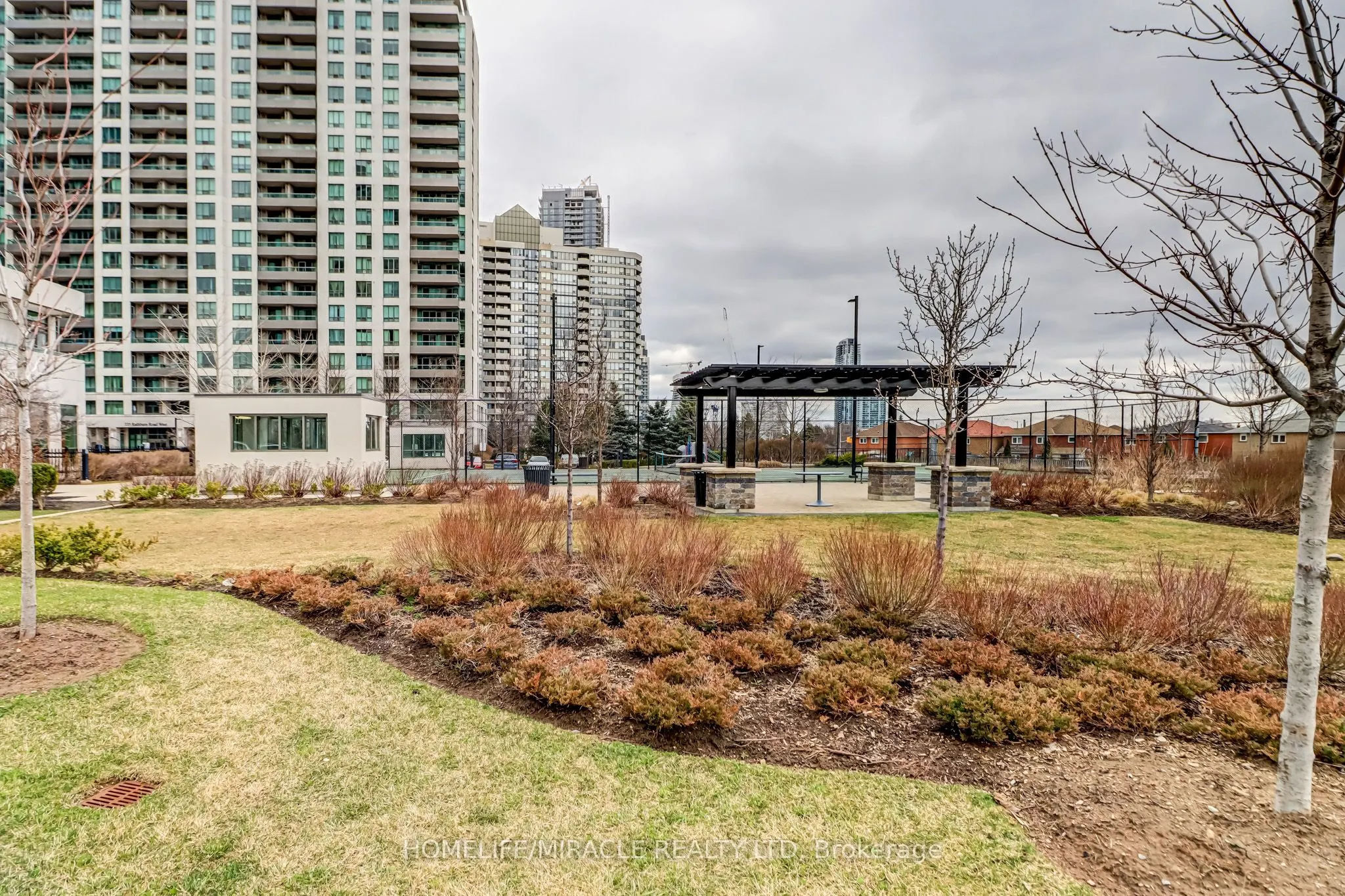 335 Rathburn Road W, #1002
