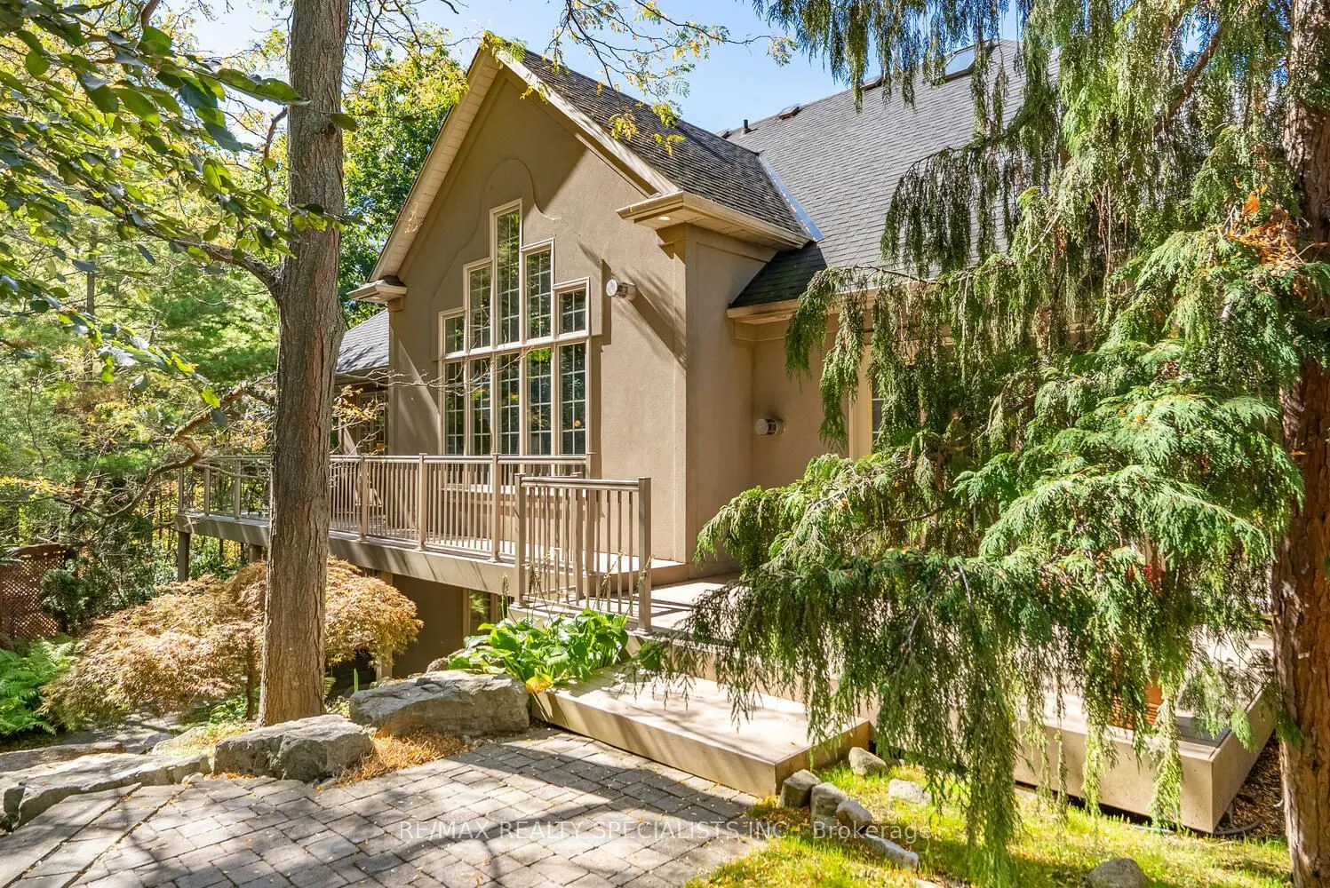 1227 Riverbank Way
