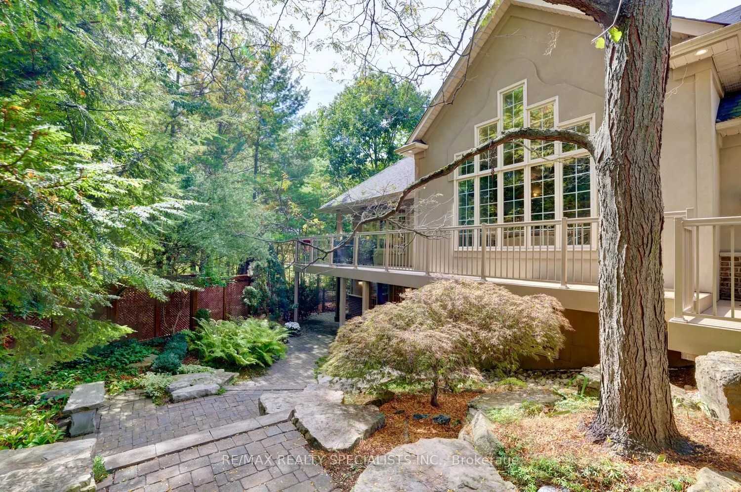 1227 Riverbank Way