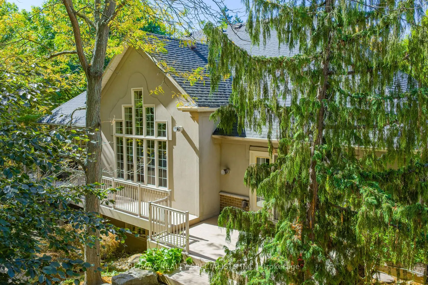 1227 Riverbank Way