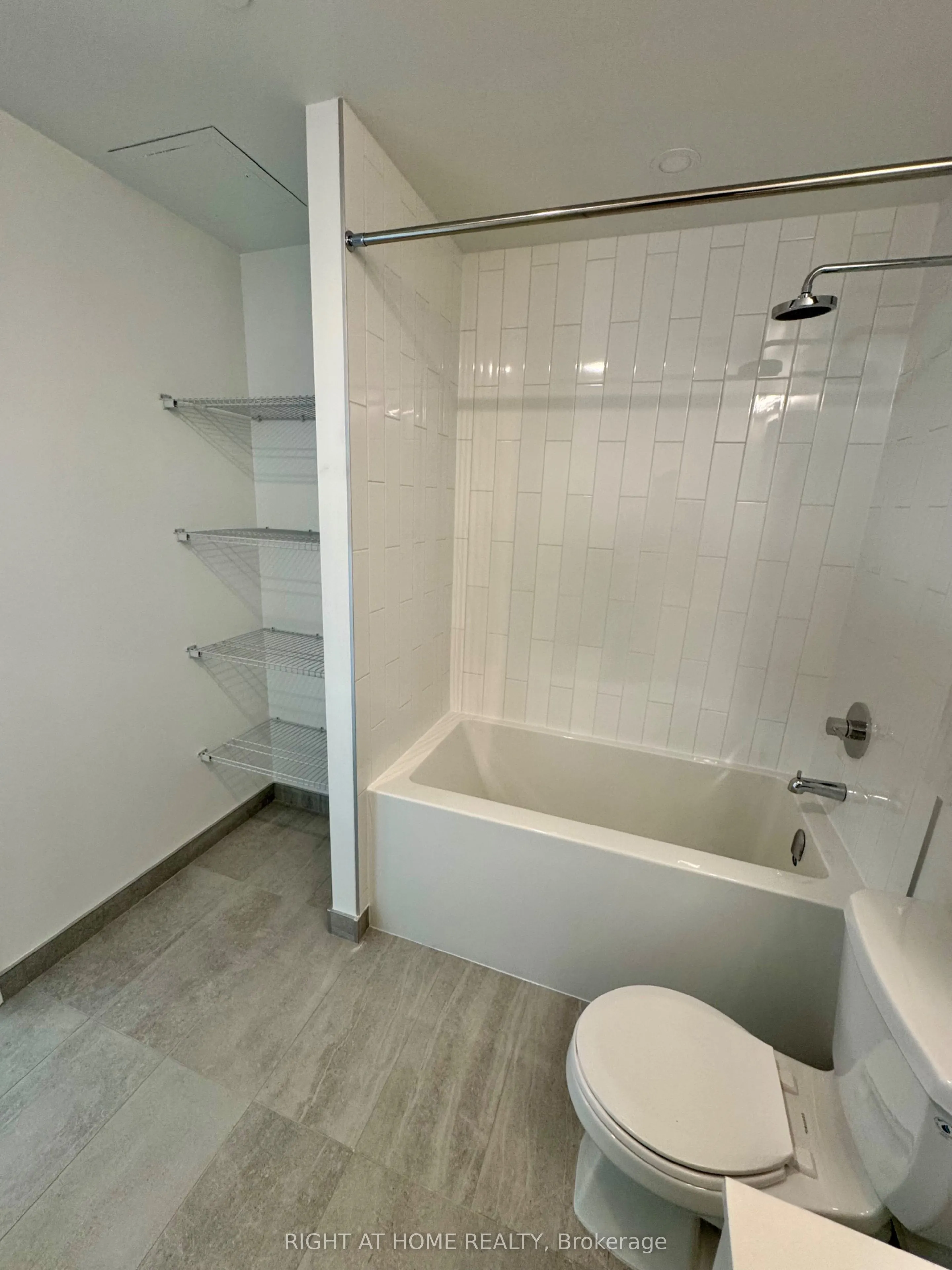 2485 Eglinton Ave W Avenue, #1022