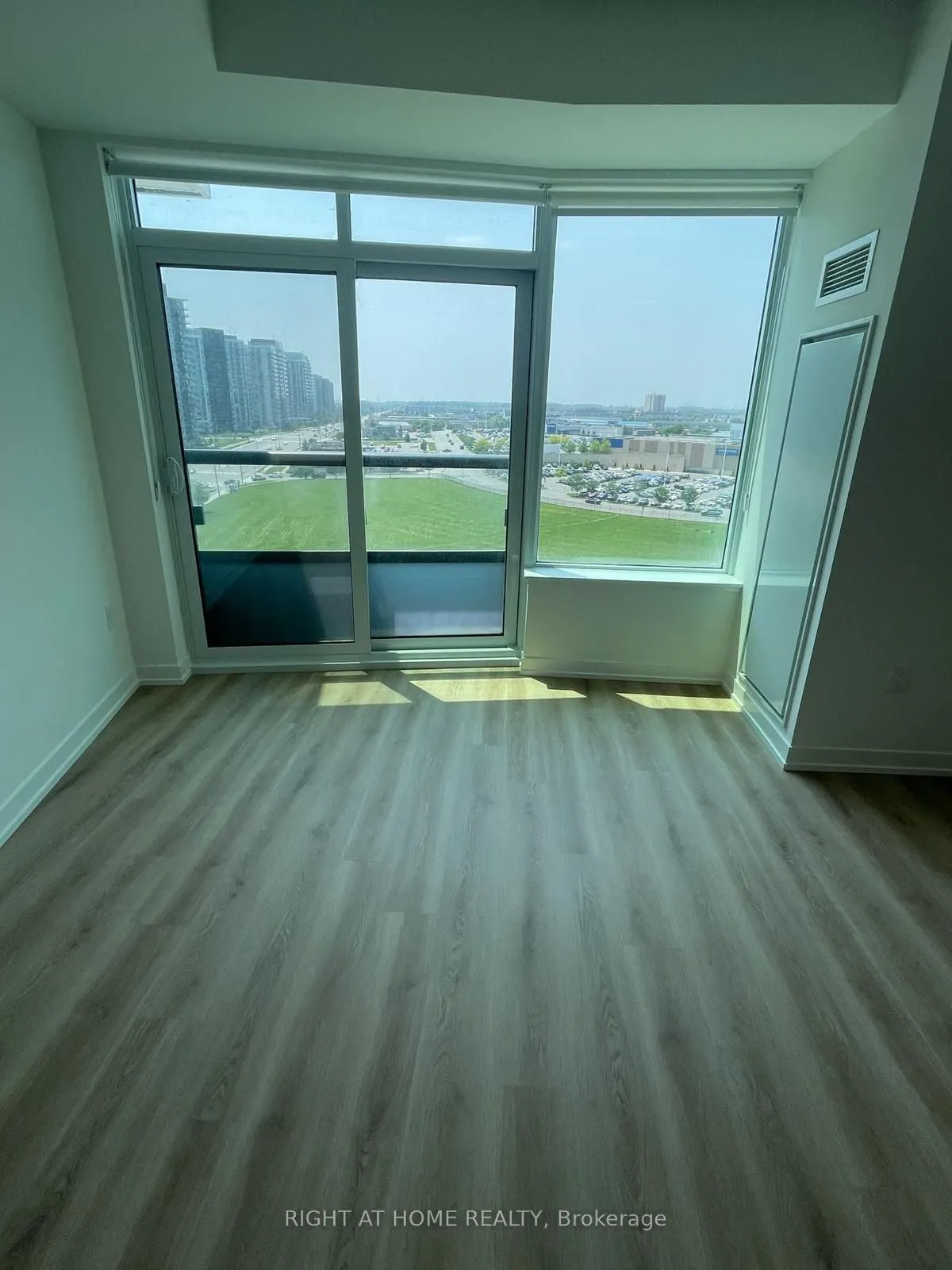 2485 Eglinton Ave W Avenue, #1022