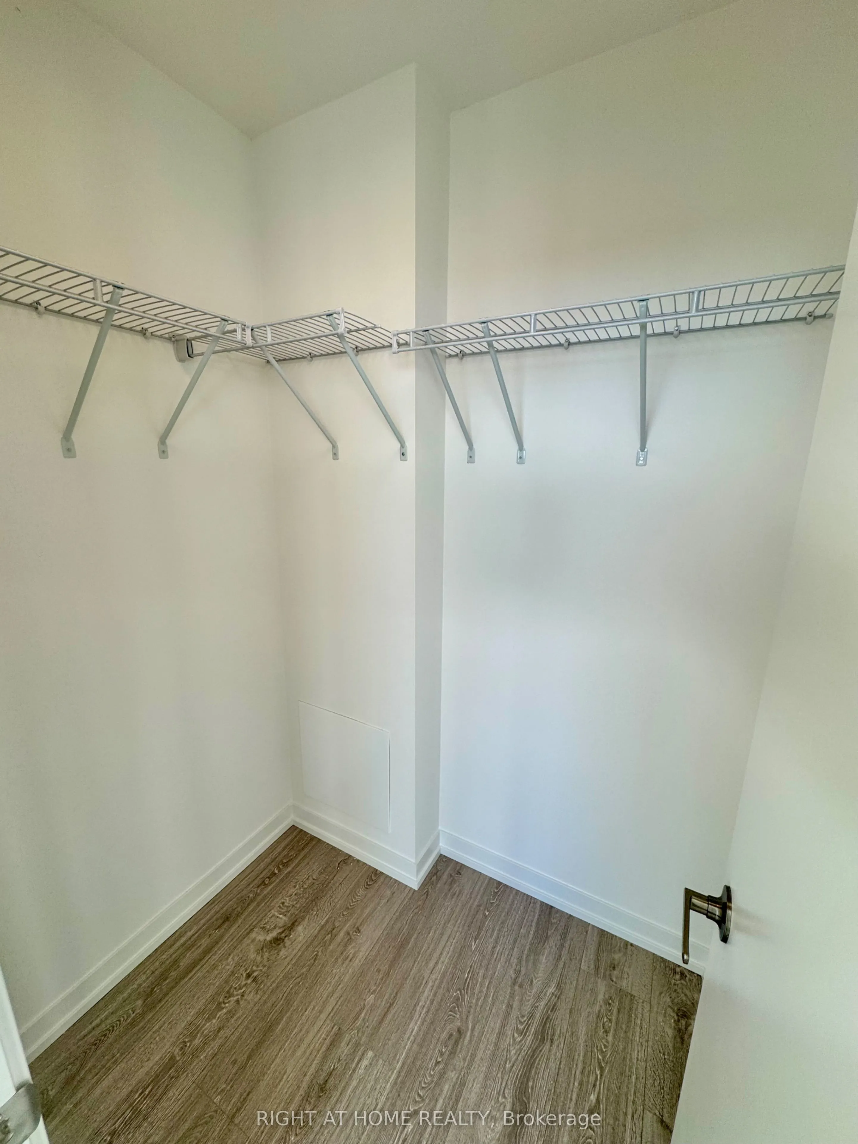 2485 Eglinton Ave W Avenue, #1022