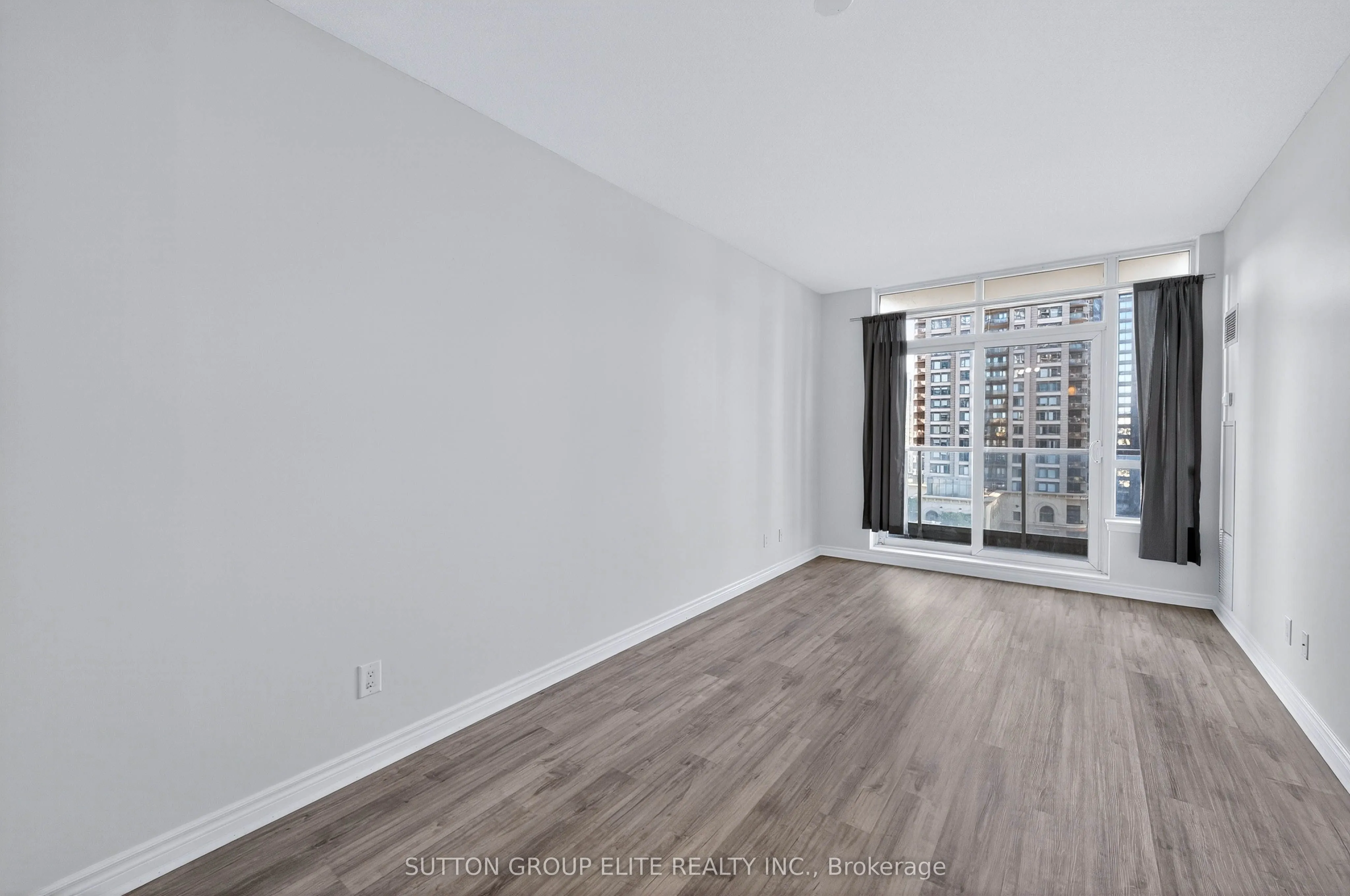 388 Prince Of Wales Drive, #1407