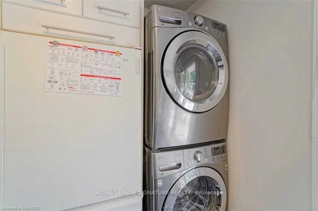 14 BURNHAMTHORPE Road W, #(MAIN)