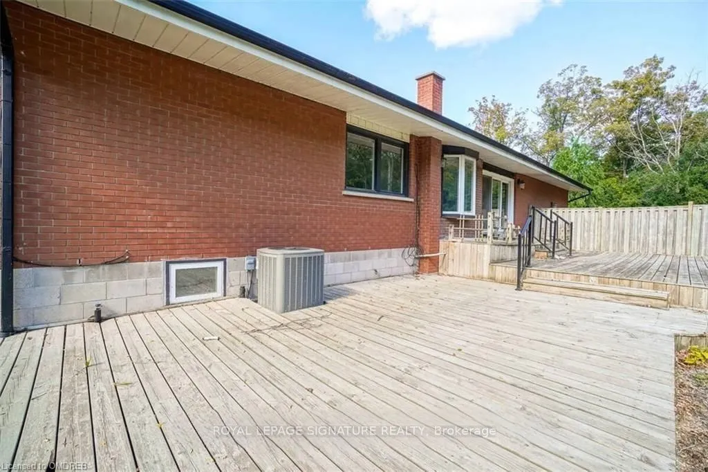 14 BURNHAMTHORPE Road W, #(MAIN)