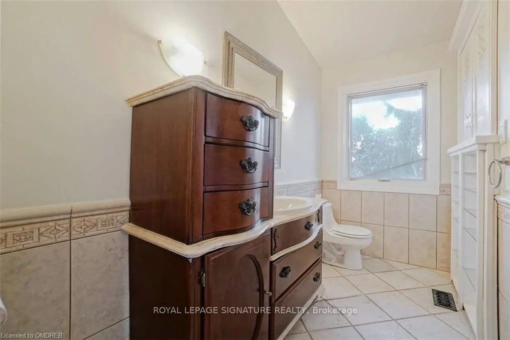 14 BURNHAMTHORPE Road W, #(MAIN)