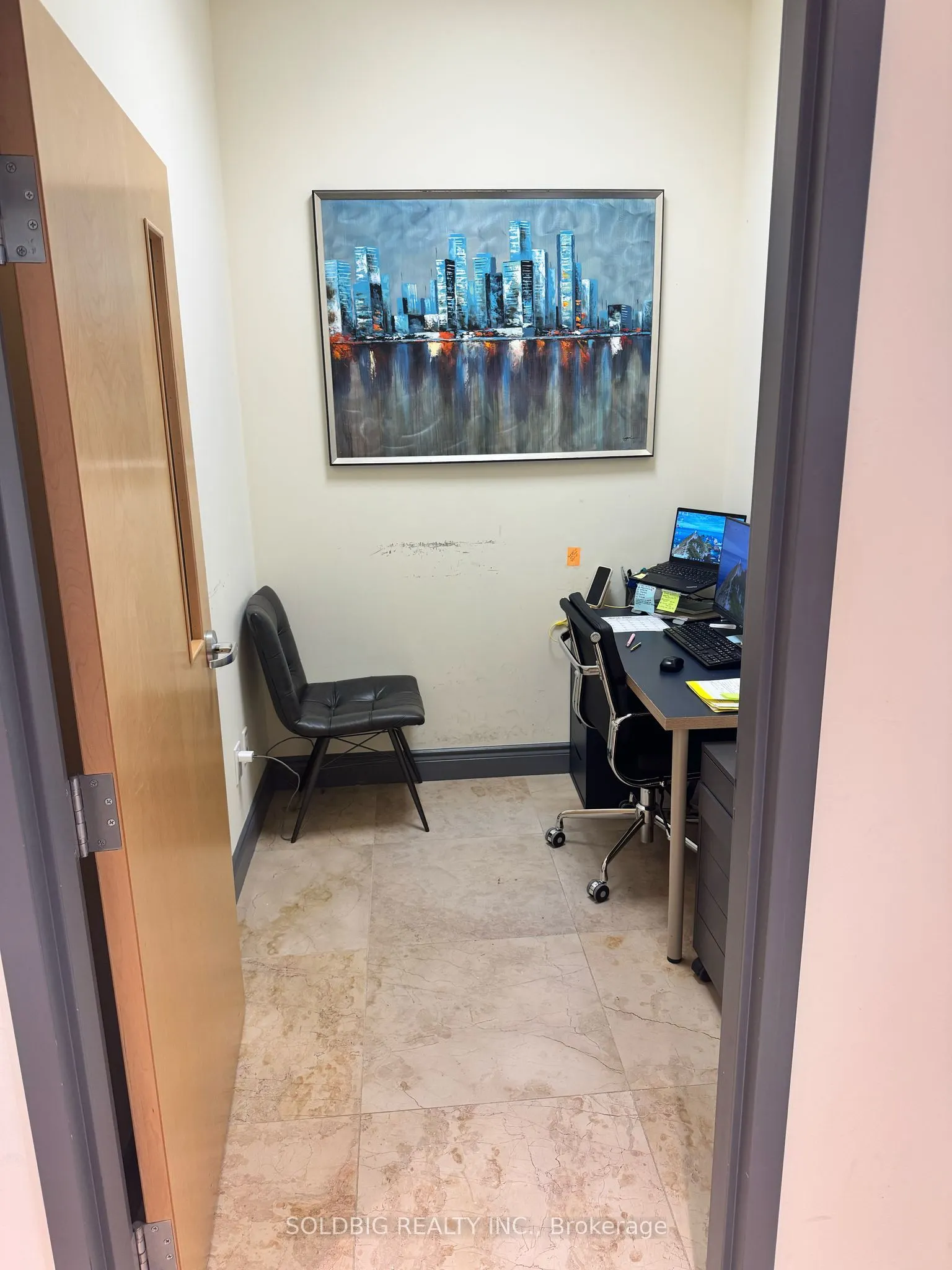 450 Bronte Street S, #211