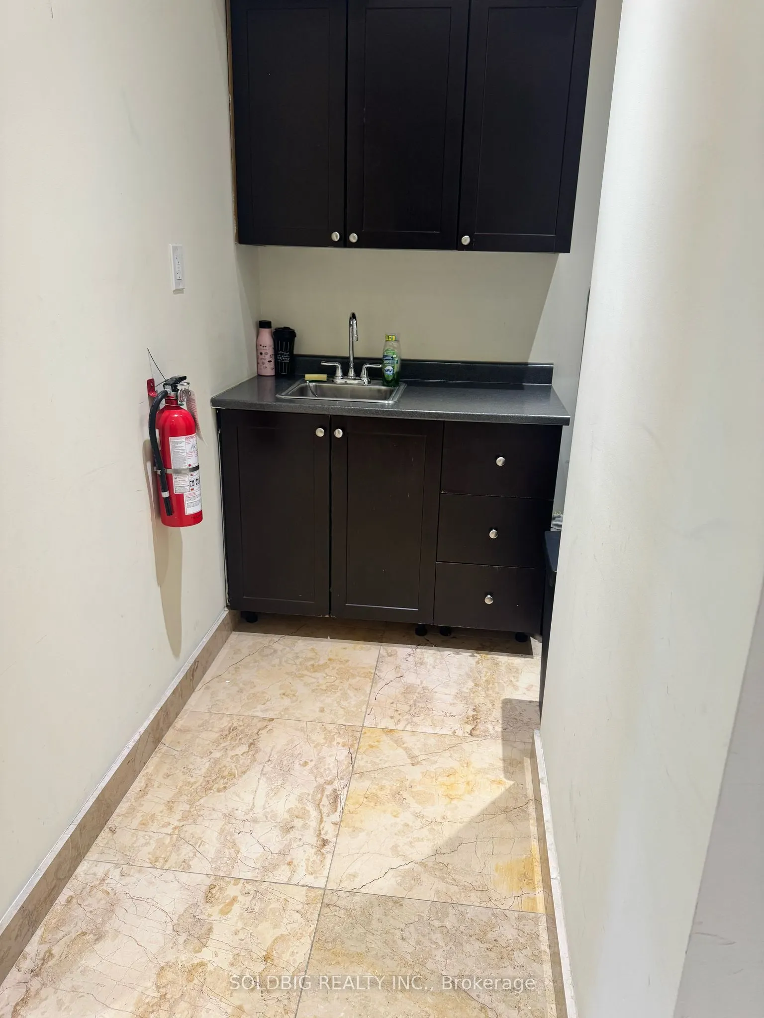 450 Bronte Street S, #211