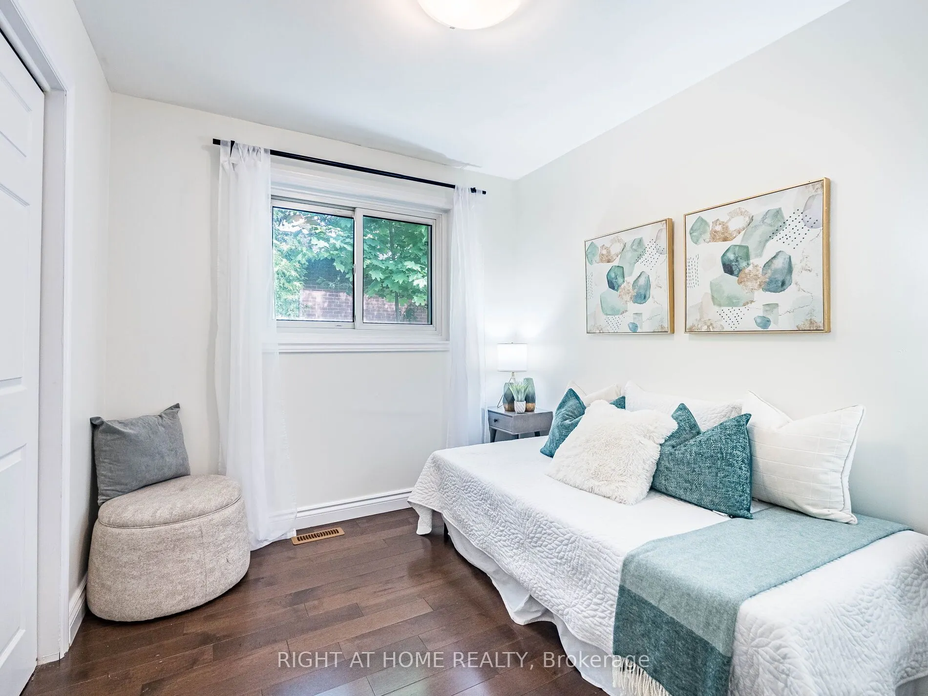 118 Bonham Boulevard