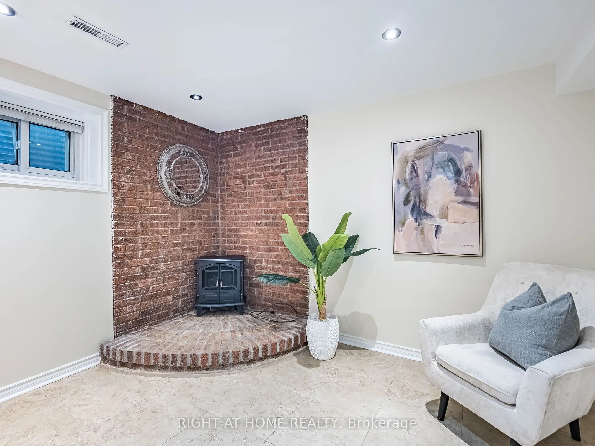 118 Bonham Boulevard