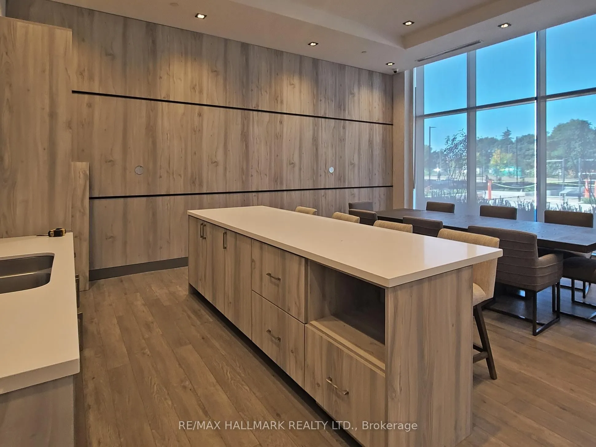 15 Watergarden Dr Drive, #303