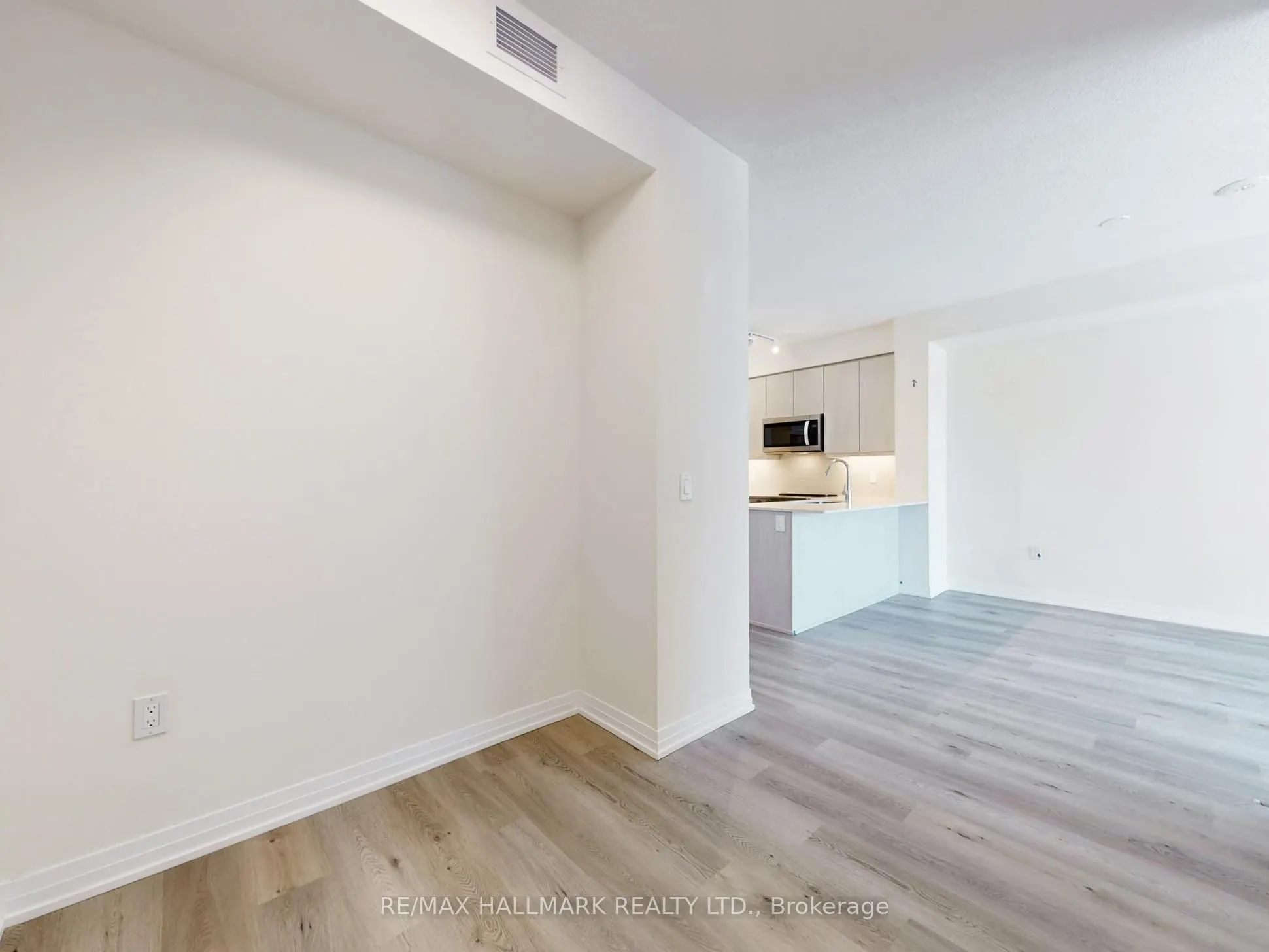 15 Watergarden Dr Drive, #303