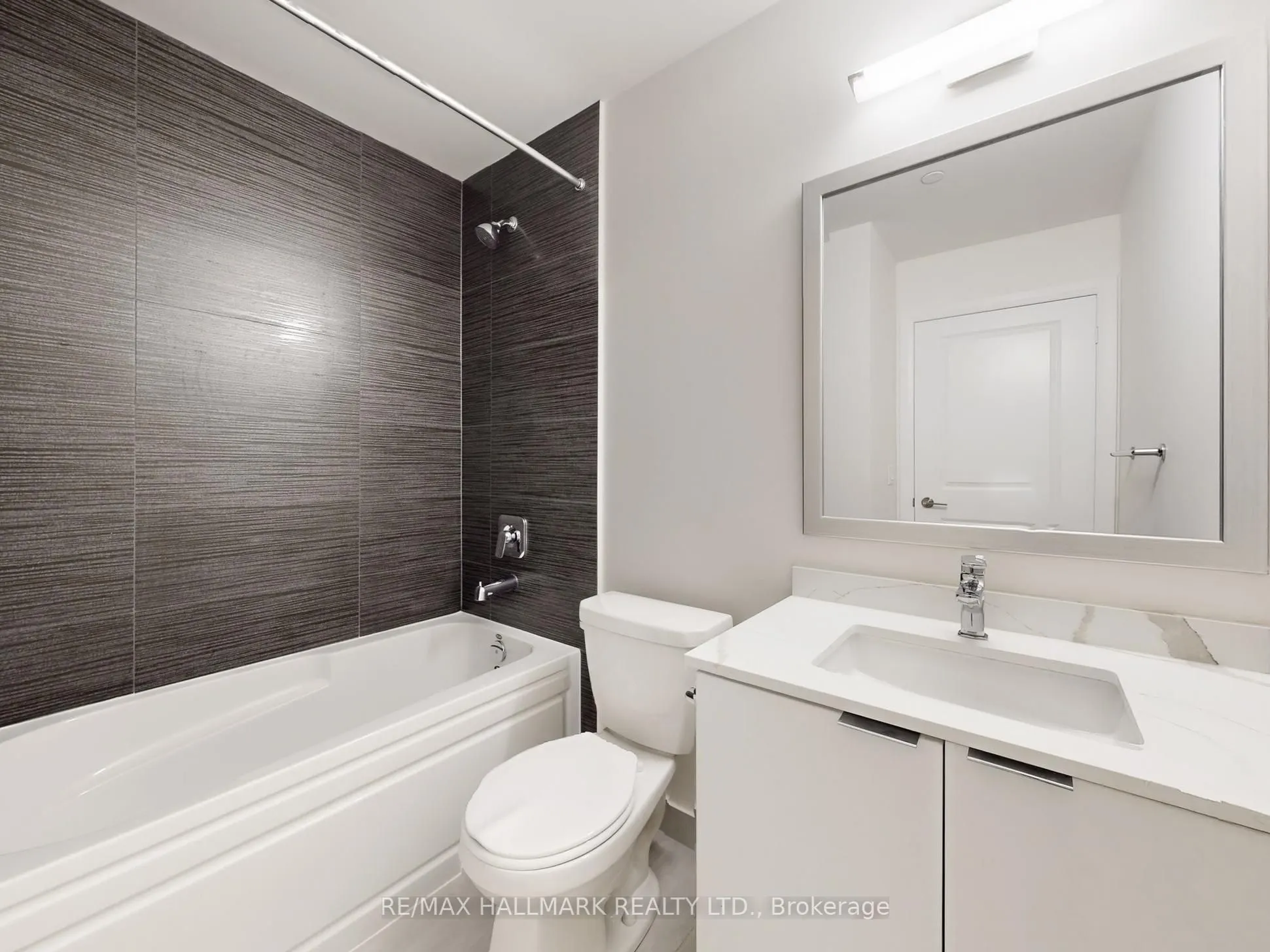 15 Watergarden Dr Drive, #303