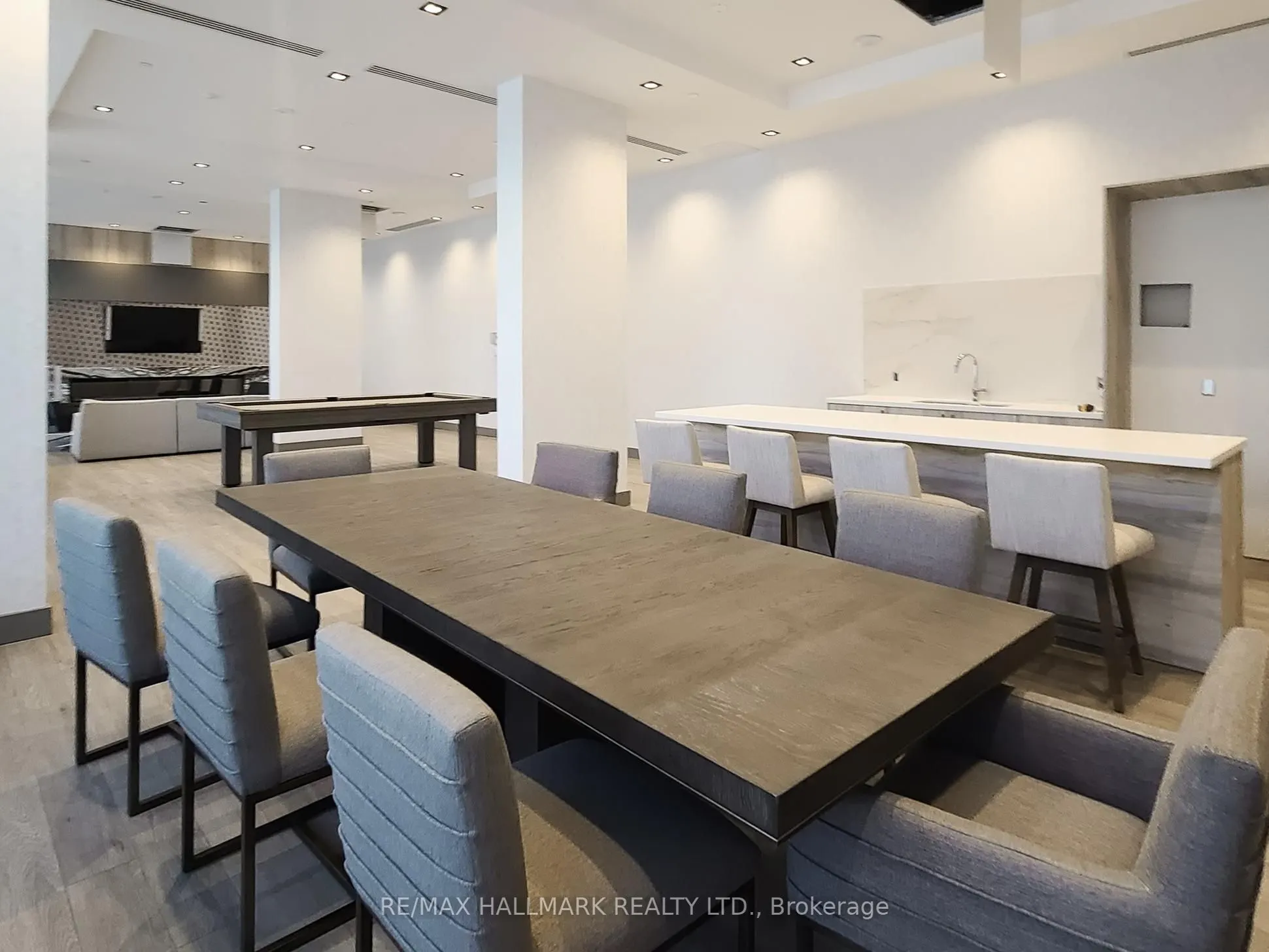15 Watergarden Dr Drive, #303