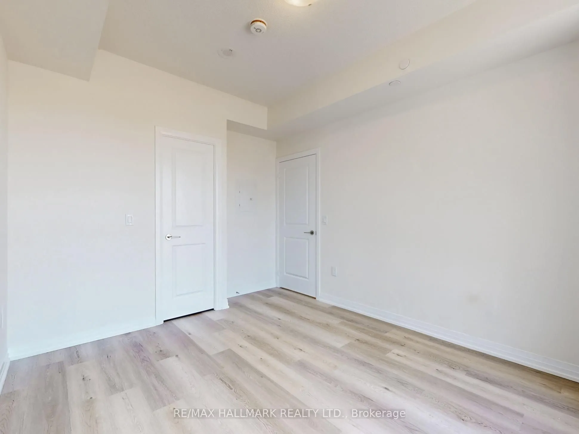 15 Watergarden Dr Drive, #303