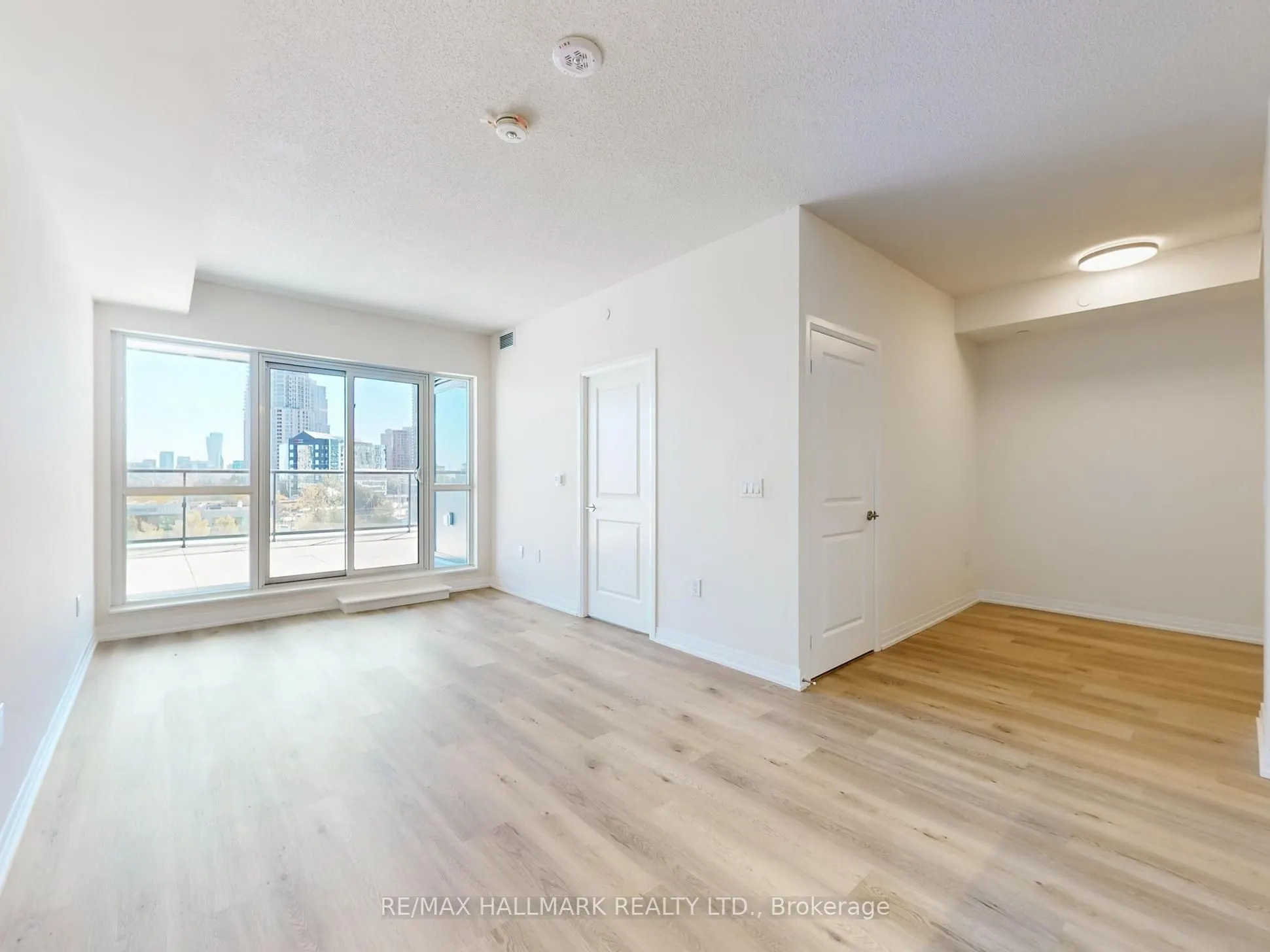 15 Watergarden Dr Drive, #303