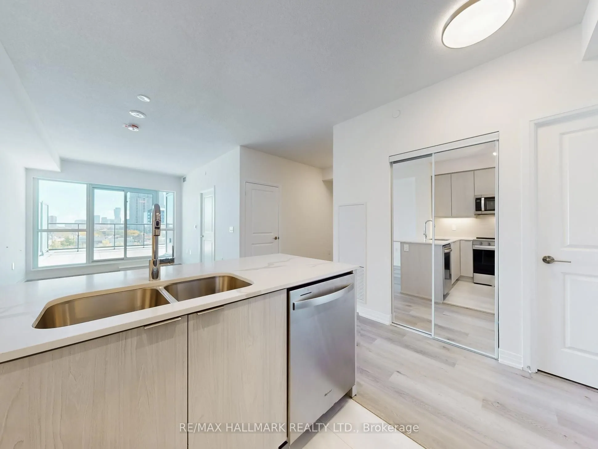 15 Watergarden Dr Drive, #303