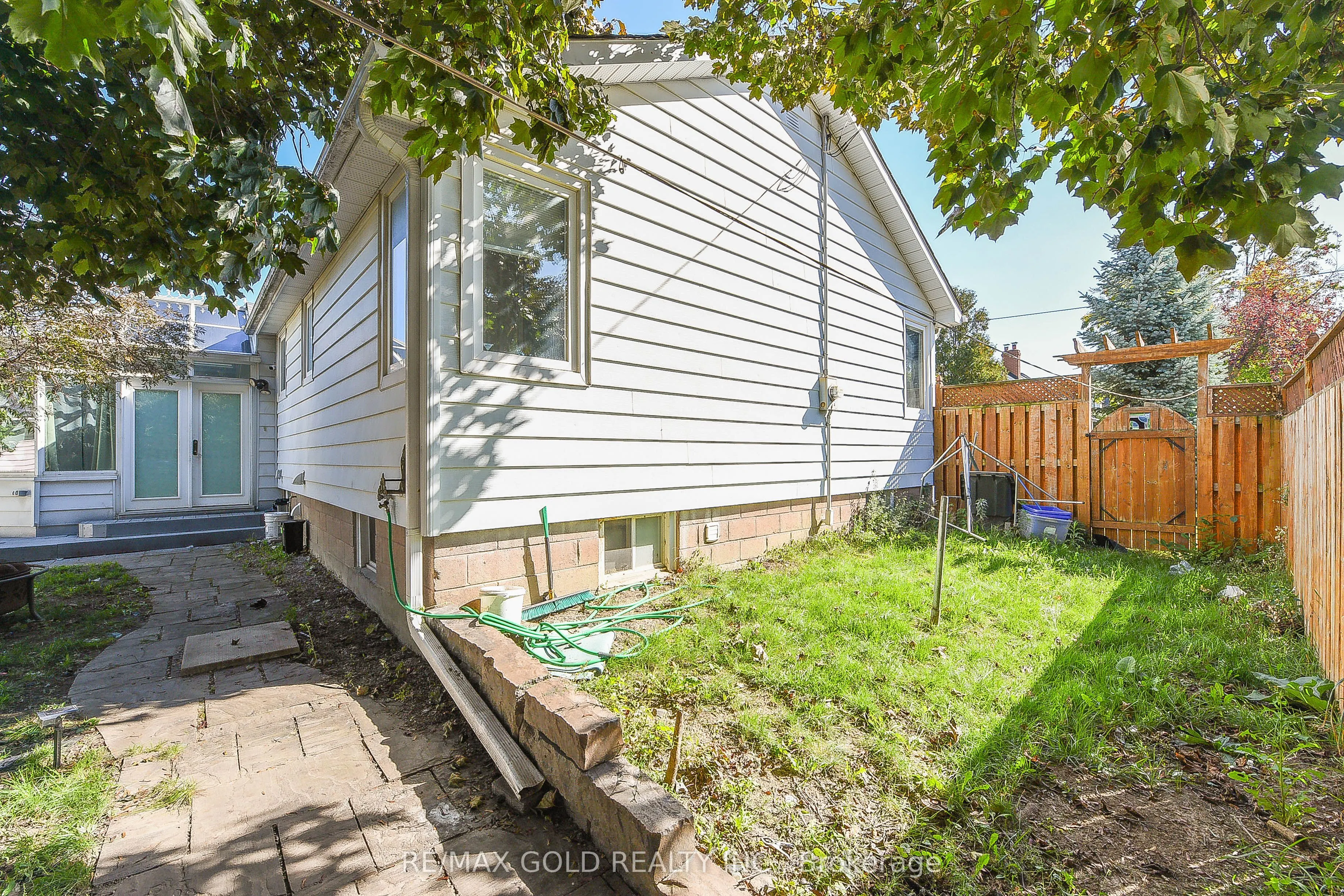 13 Foster Road