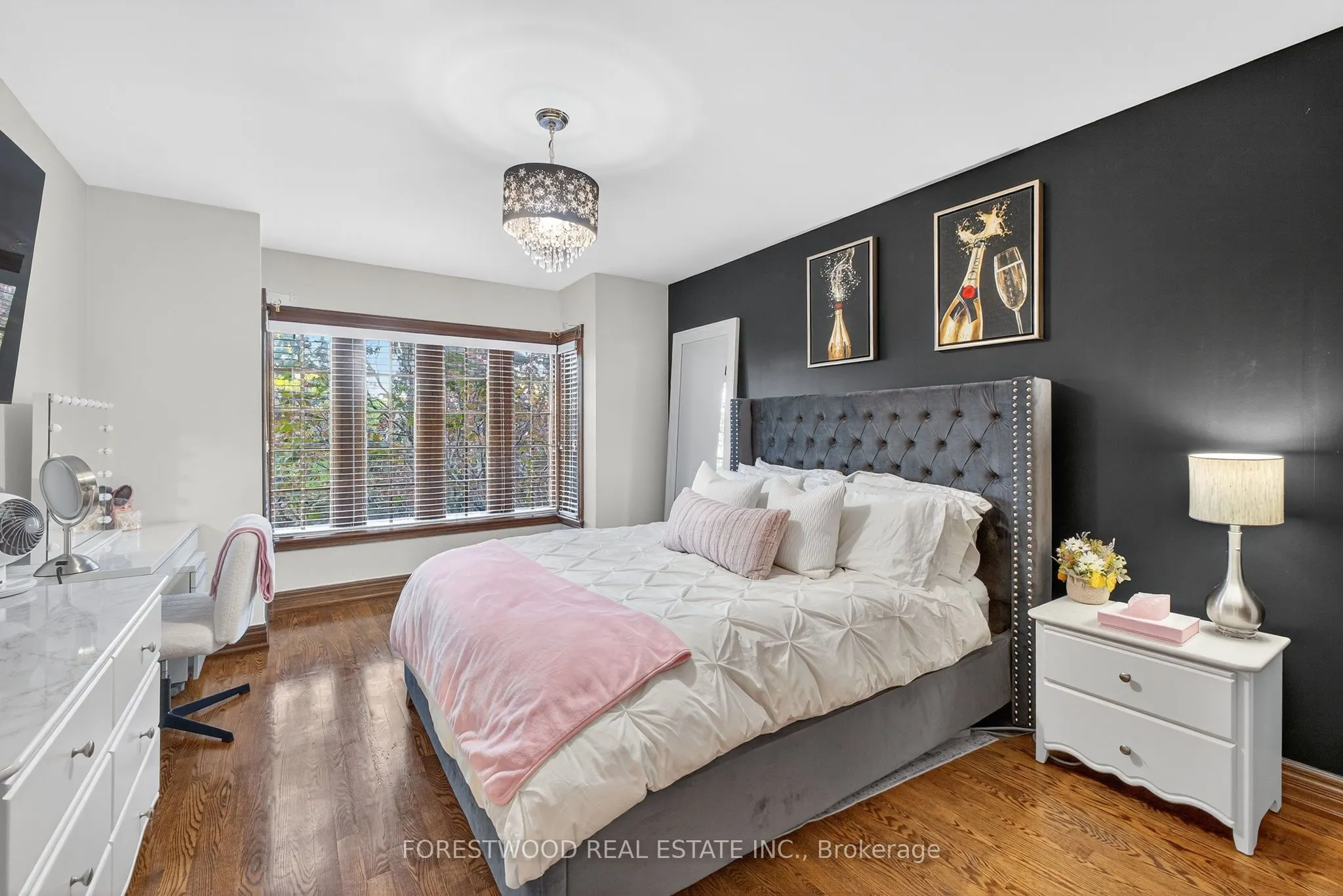 971 Lovingston Crescent