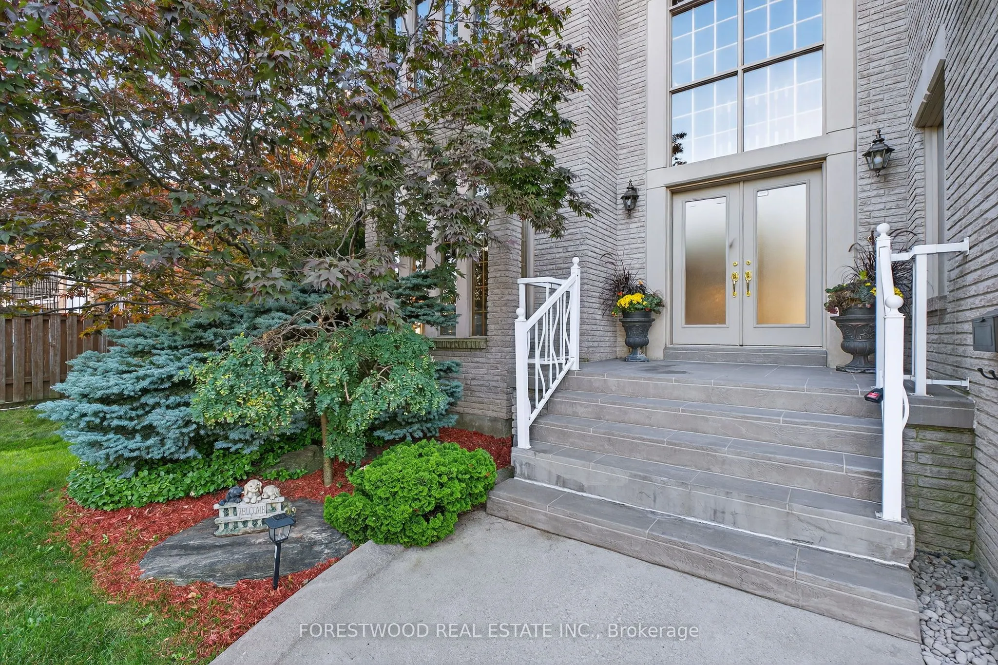 971 Lovingston Crescent