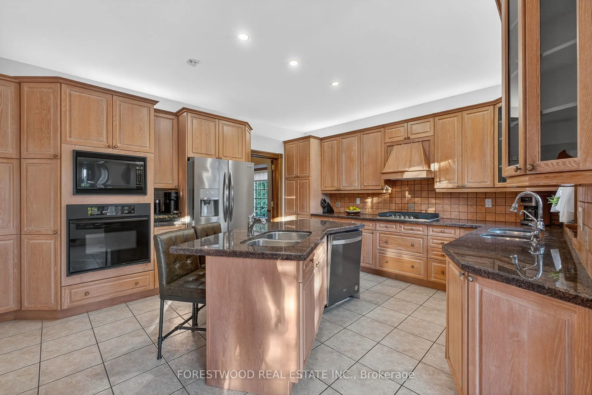 971 Lovingston Crescent