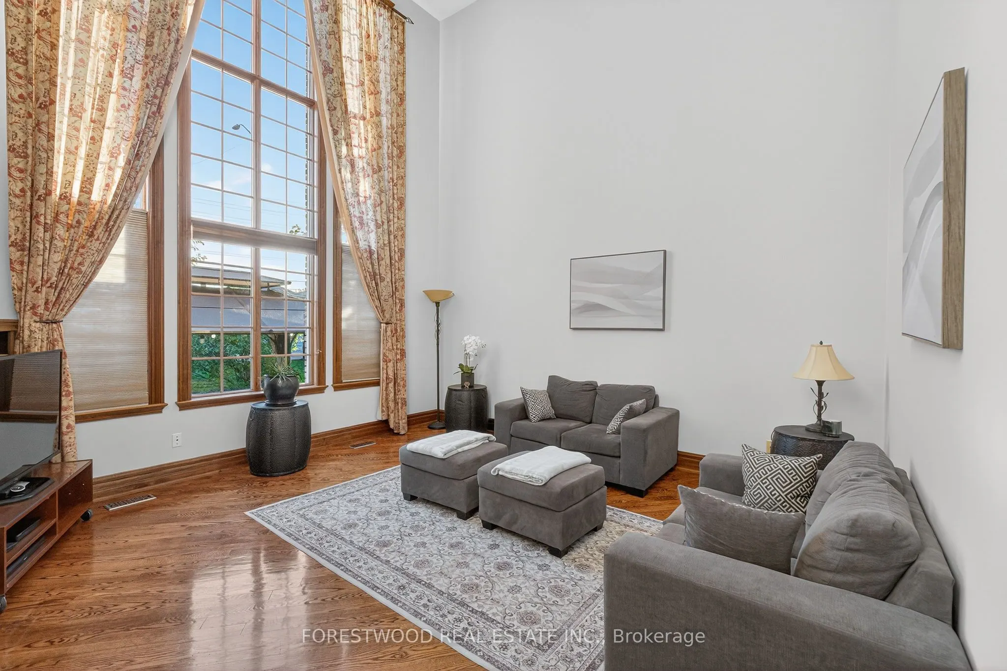 971 Lovingston Crescent