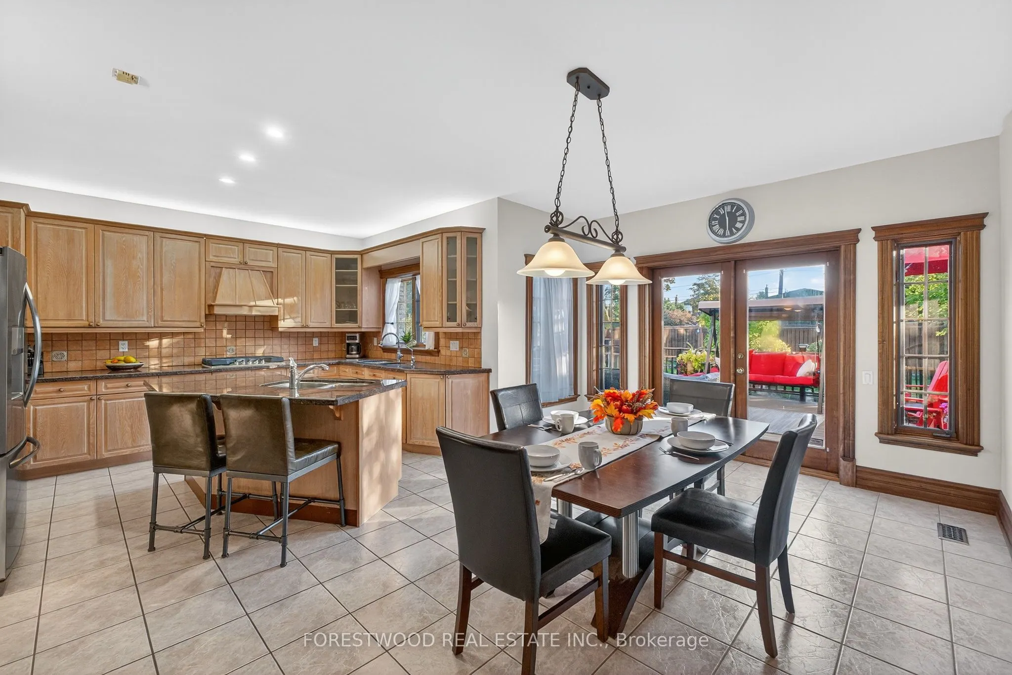 971 Lovingston Crescent