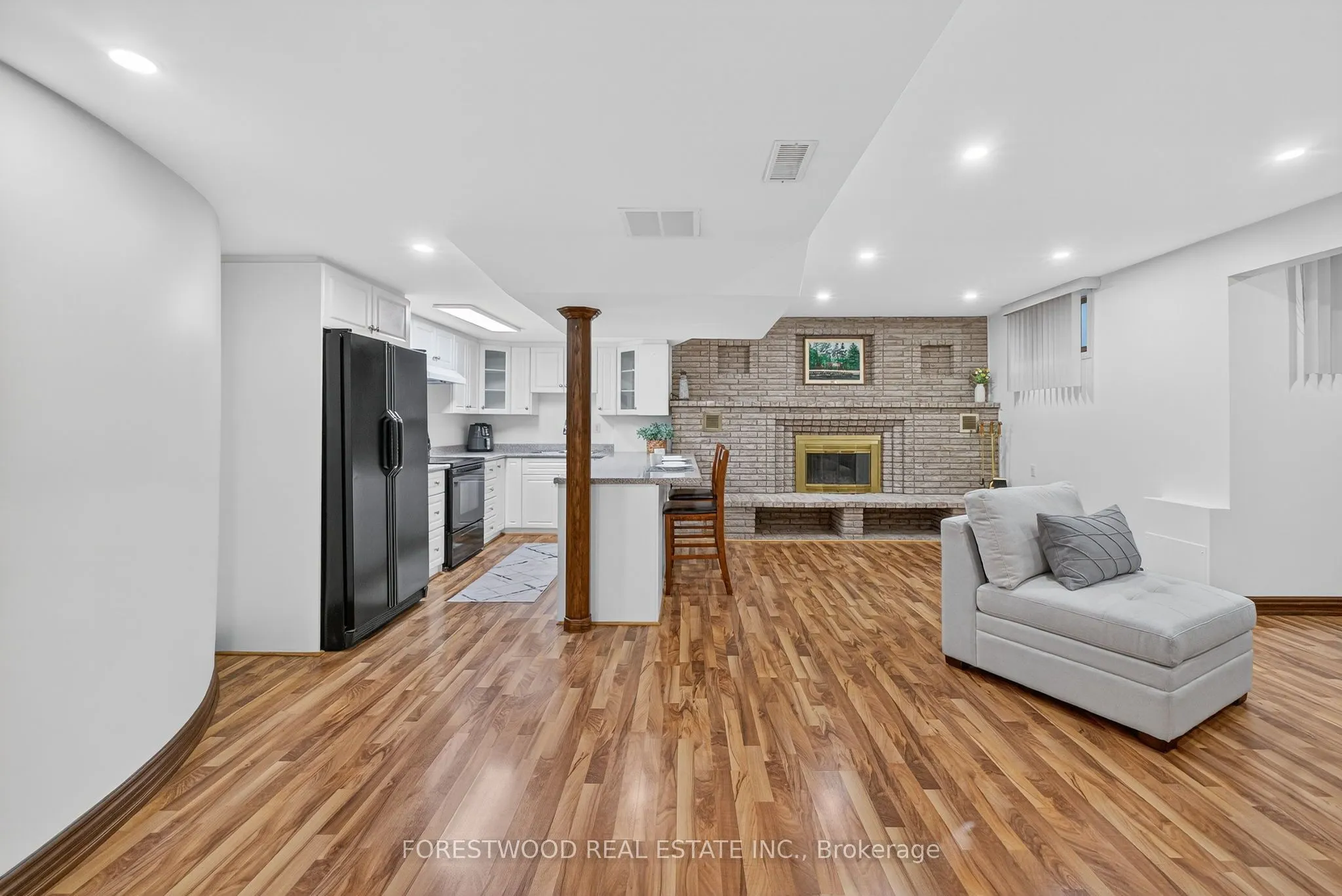 971 Lovingston Crescent
