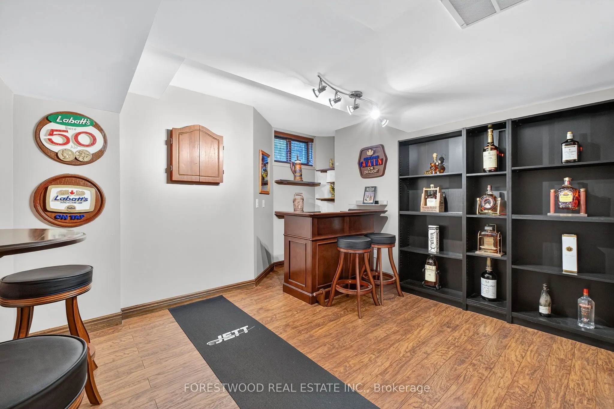 971 Lovingston Crescent