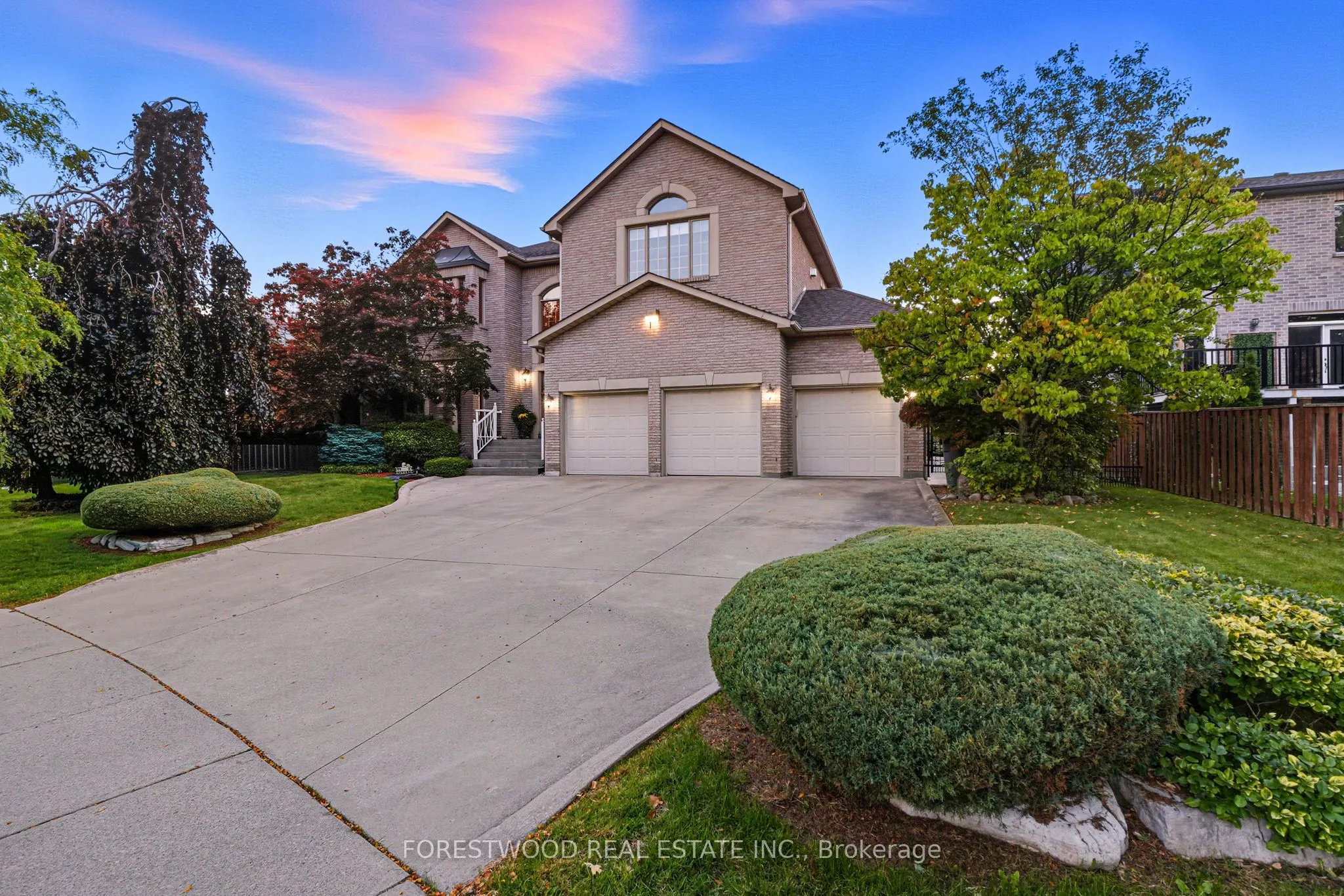 971 Lovingston Crescent
