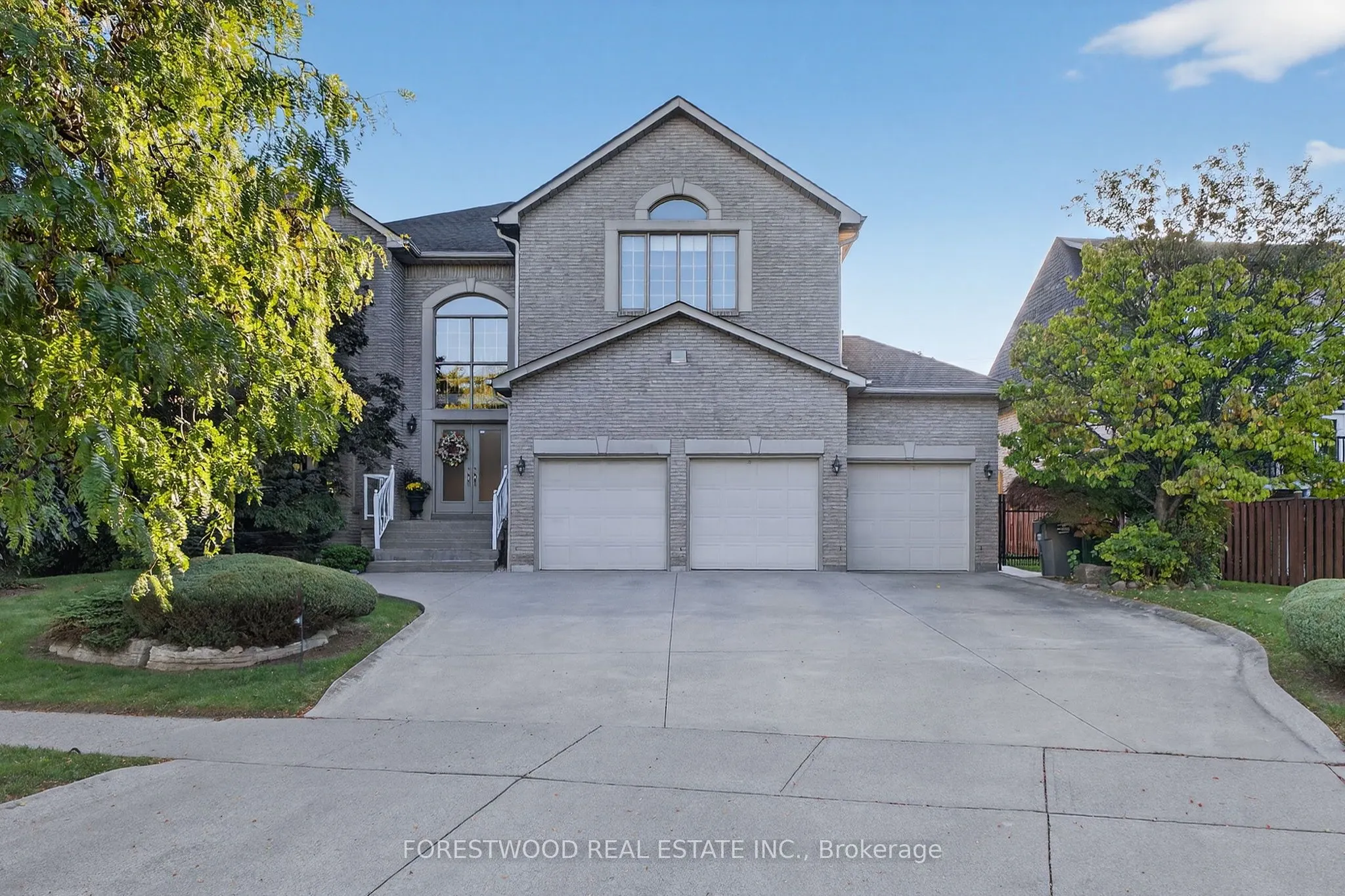 971 Lovingston Crescent