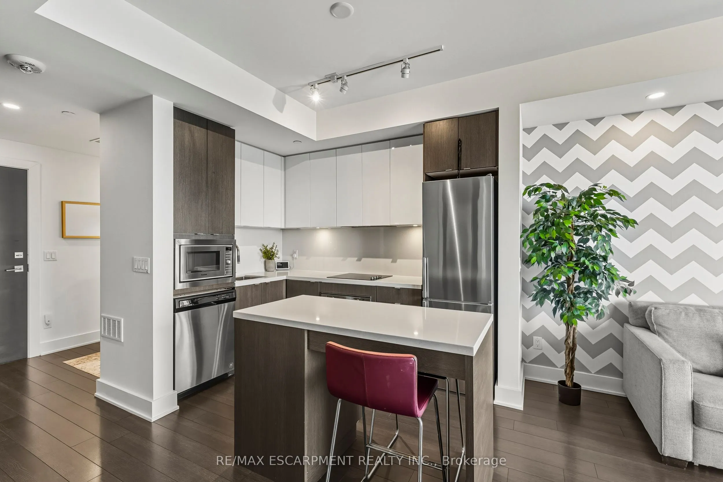 5220 Dundas Street, #D515