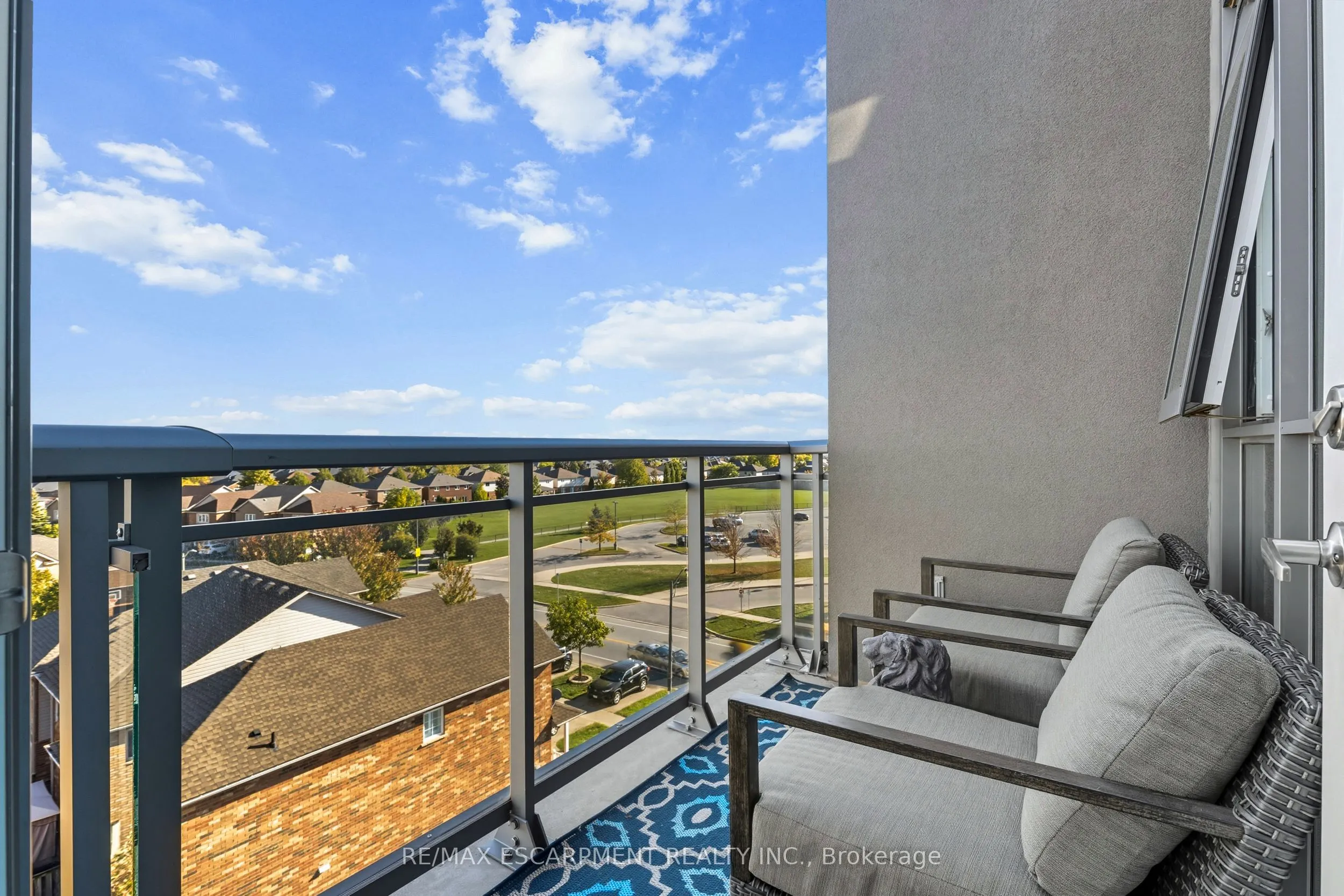 5220 Dundas Street, #D515