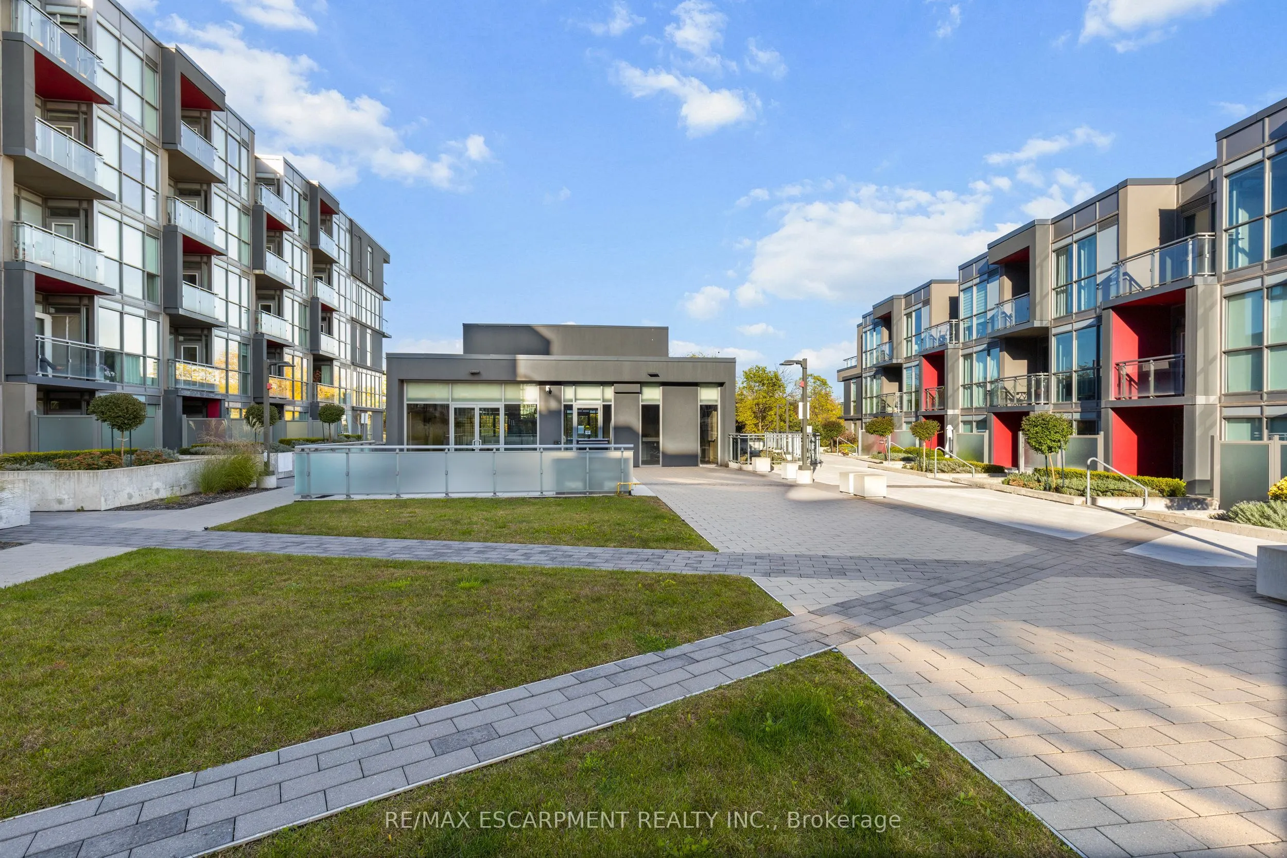 5220 Dundas Street, #D515