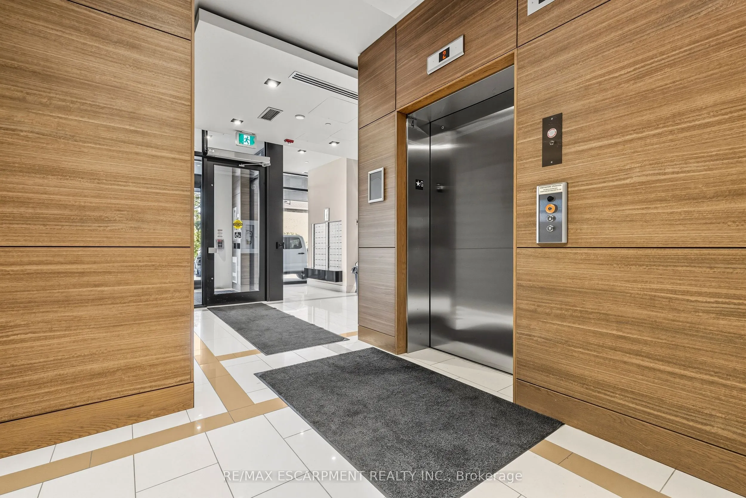 5220 Dundas Street, #D515
