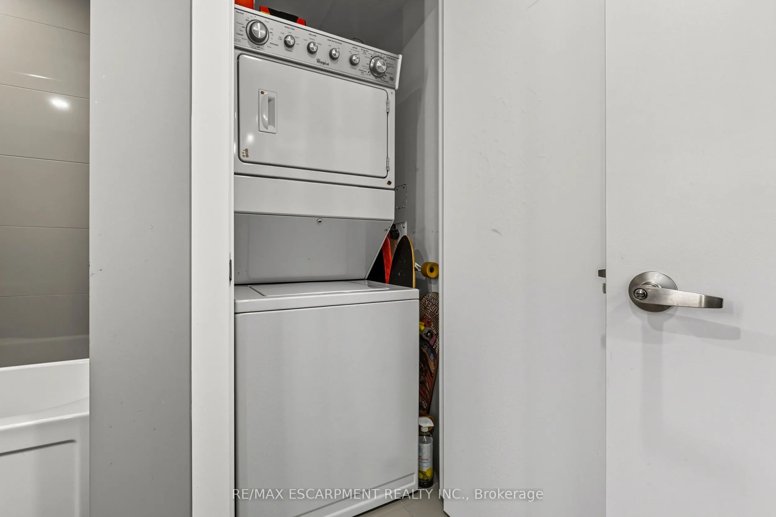 5220 Dundas Street, #D515